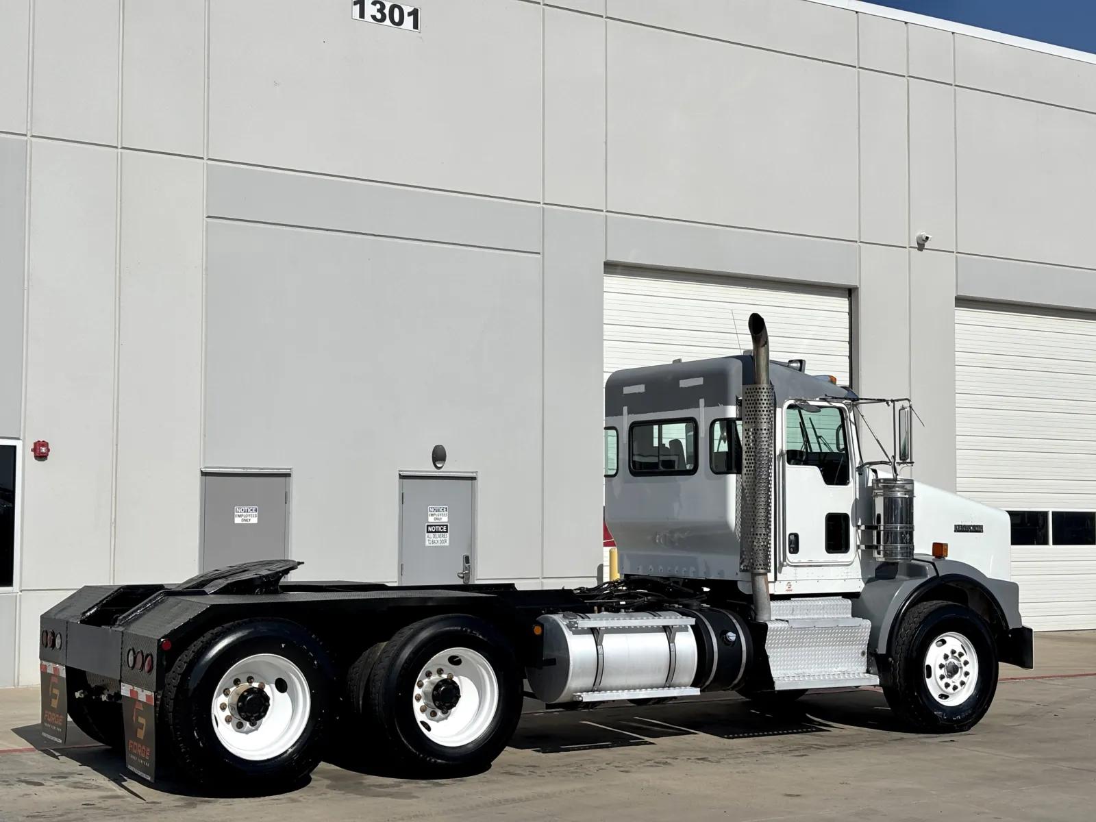 2012 Kenworth T800 in Hutchins, TX — photo 5