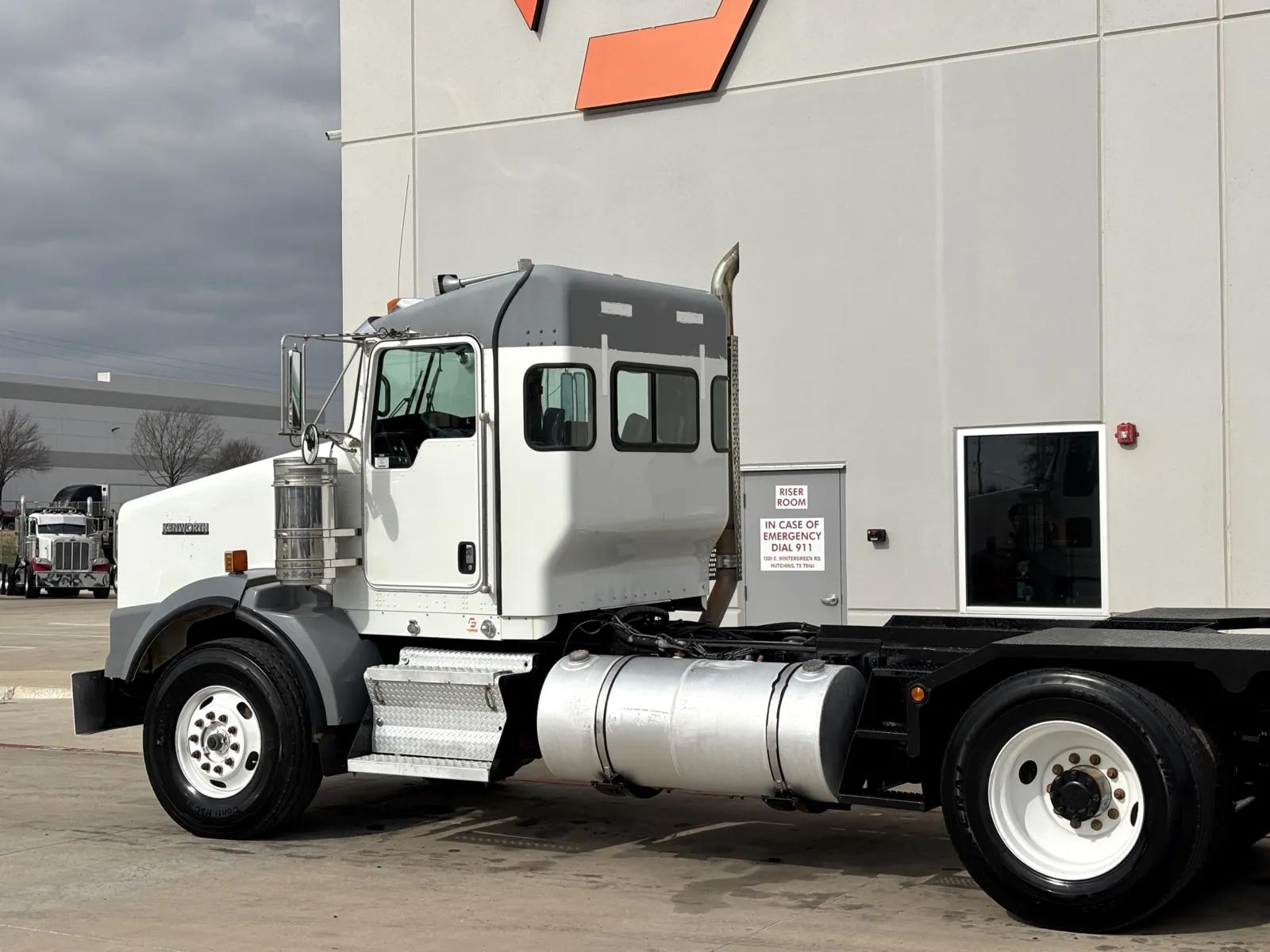 2012 Kenworth T800 in Hutchins, TX — photo 8