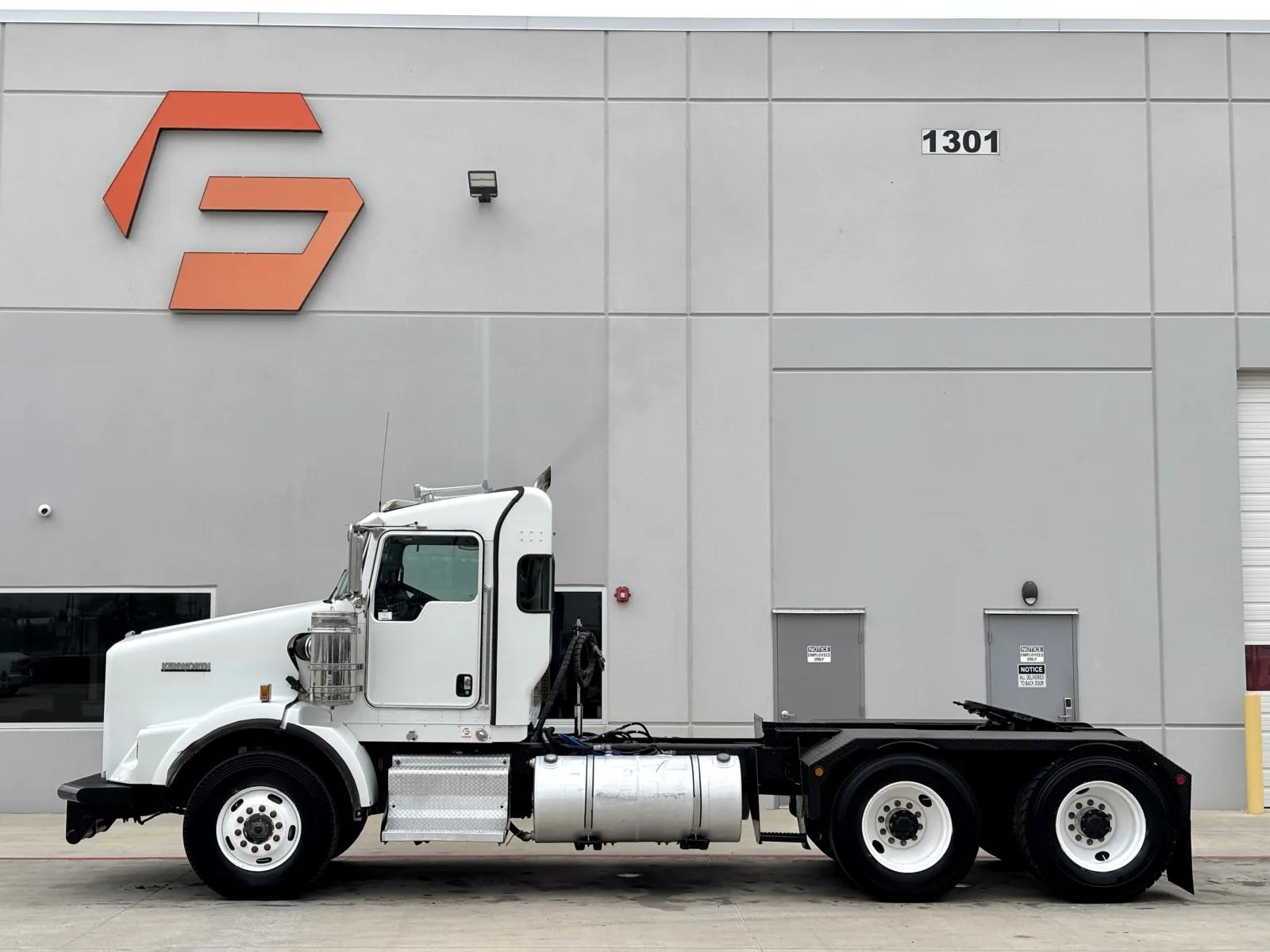 2013 Kenworth T800 in Hutchins, TX — photo 4