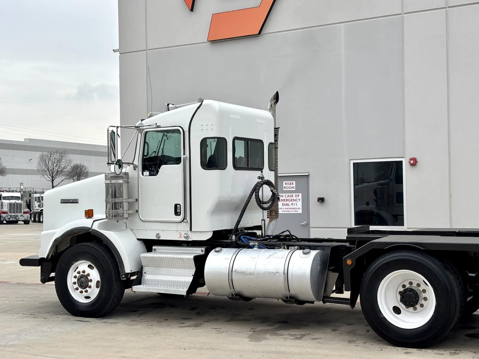 2013 Kenworth T800 in Hutchins, TX — photo 8