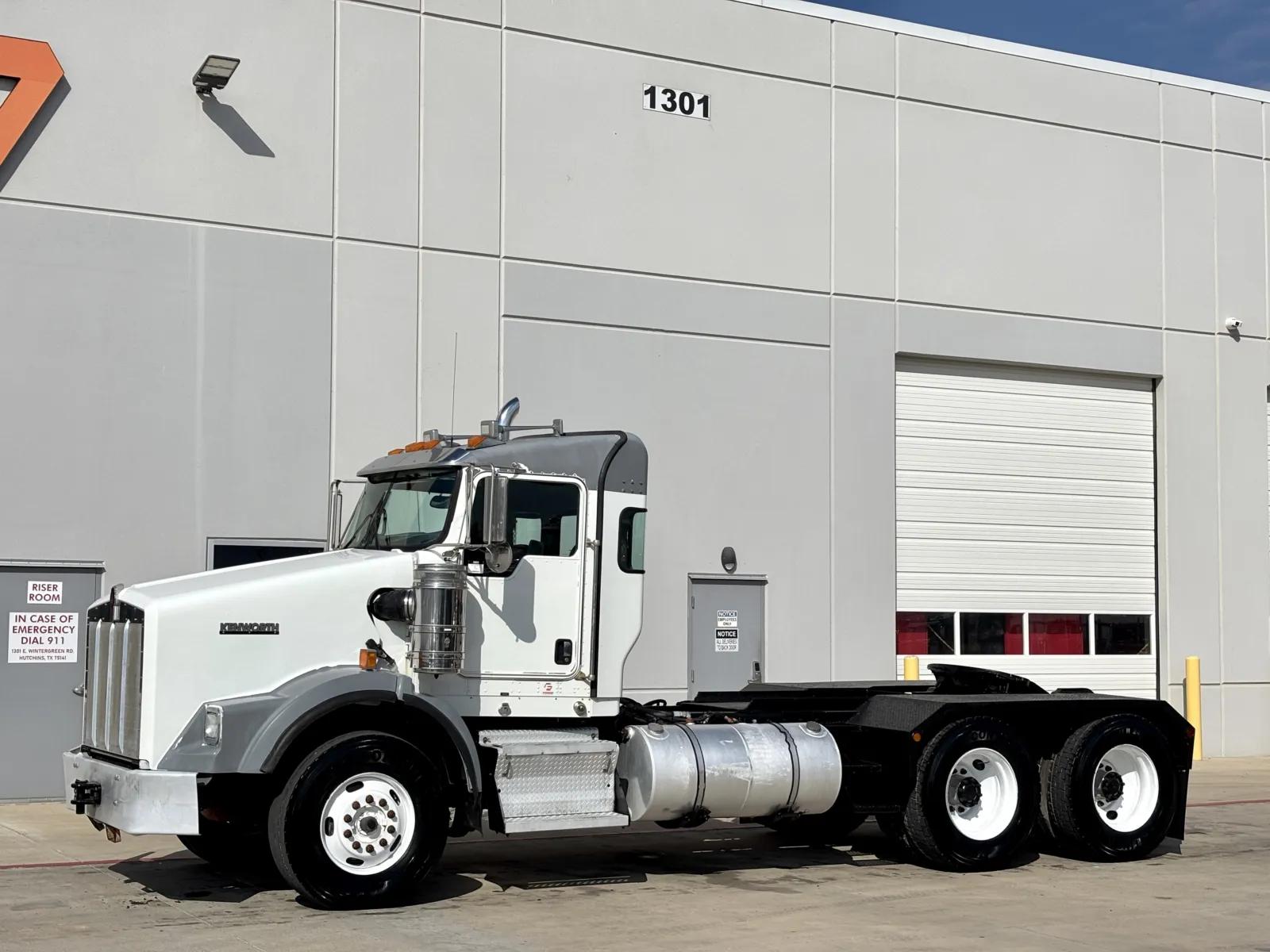 2013 Kenworth T800 in Hutchins, TX — photo 2