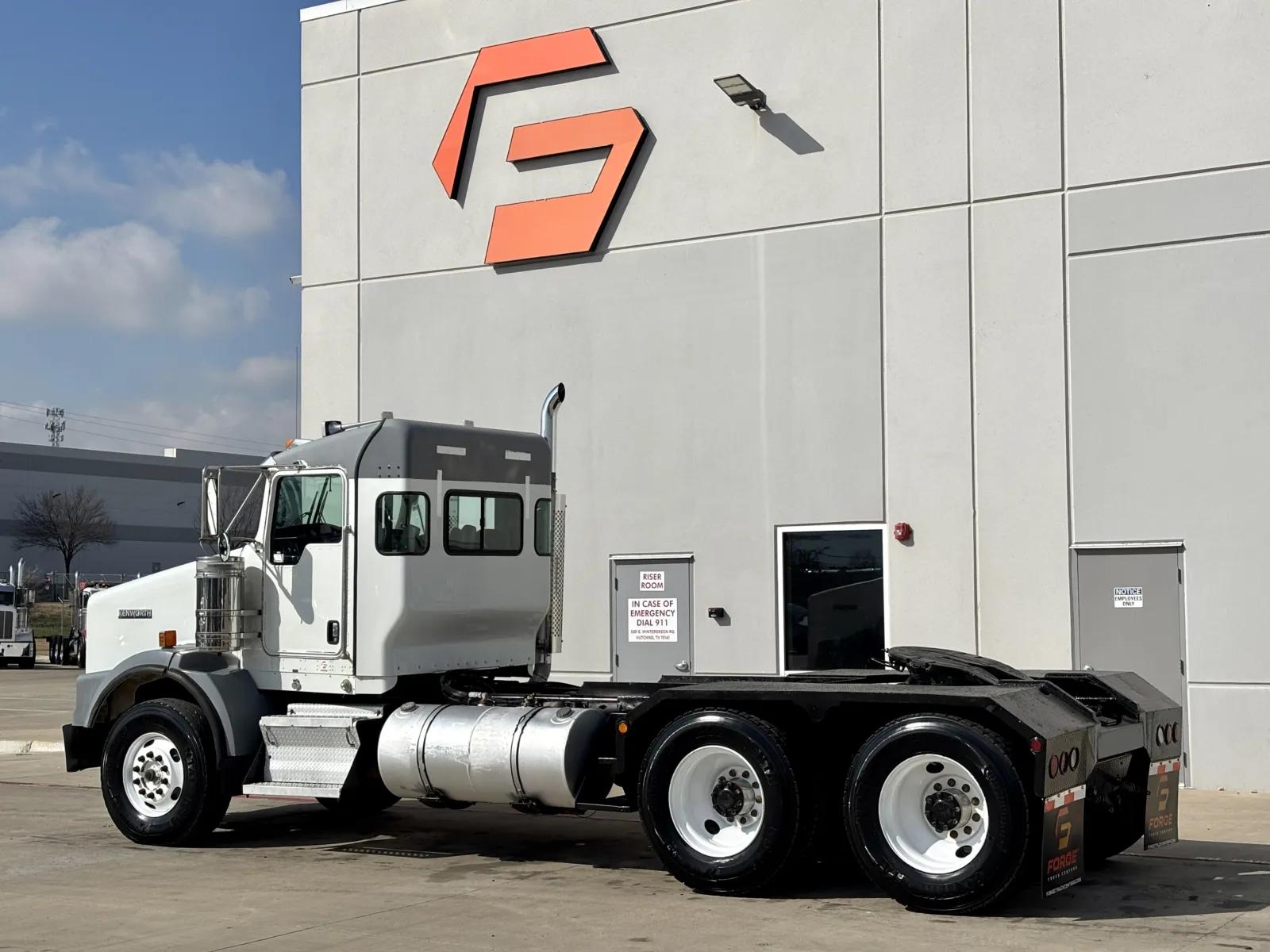 2013 Kenworth T800 in Hutchins, TX — photo 6