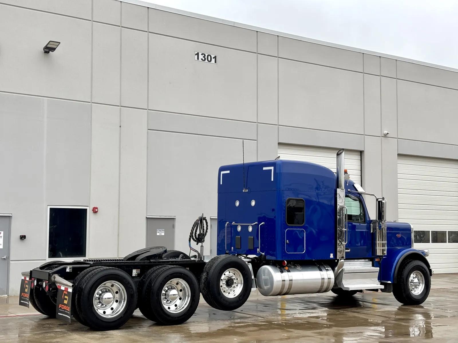 2025 Peterbilt 589 in Hutchins, TX — photo 5