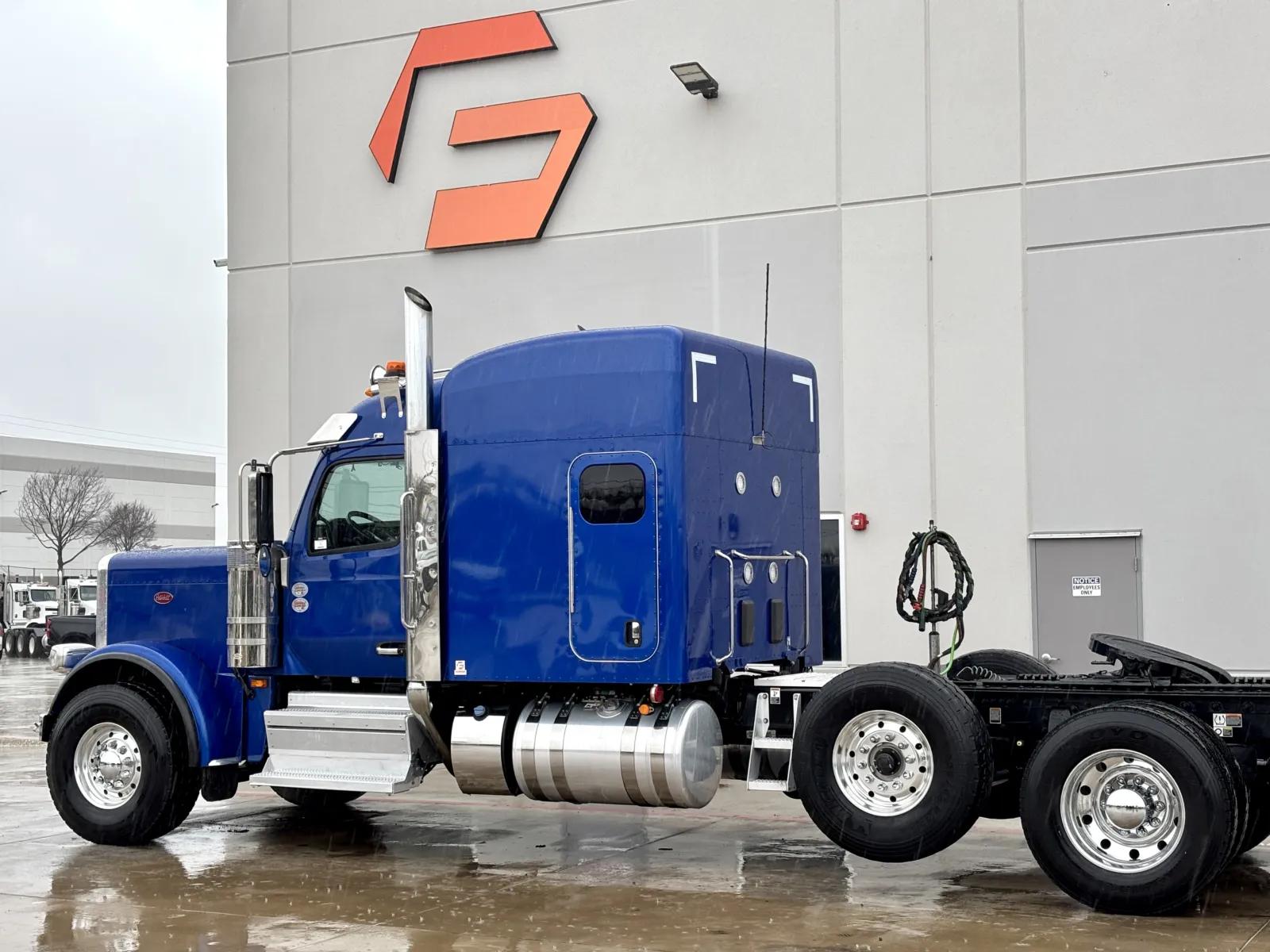 2025 Peterbilt 589 in Hutchins, TX — photo 8