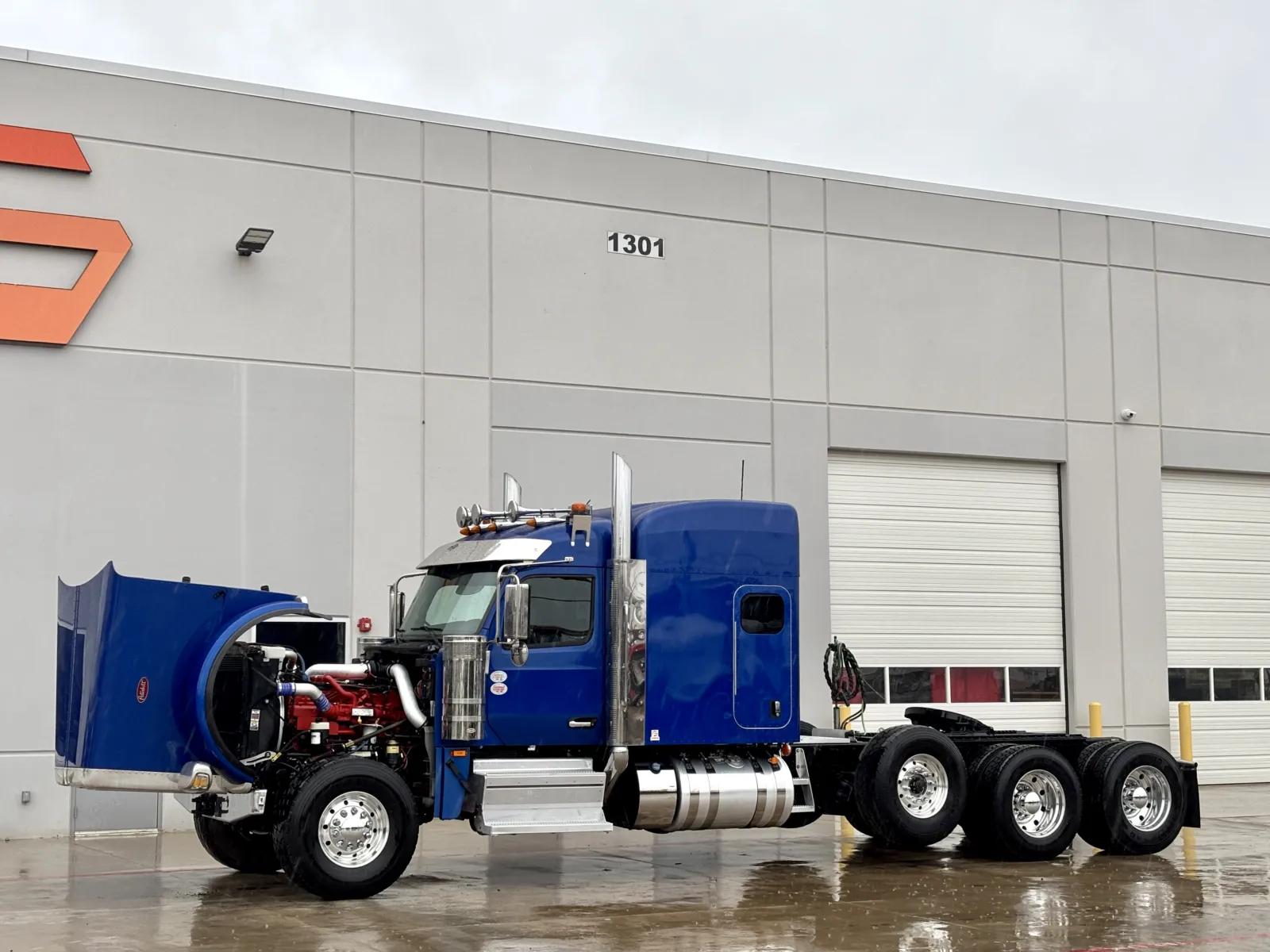 2025 Peterbilt 589 in Hutchins, TX — photo 10