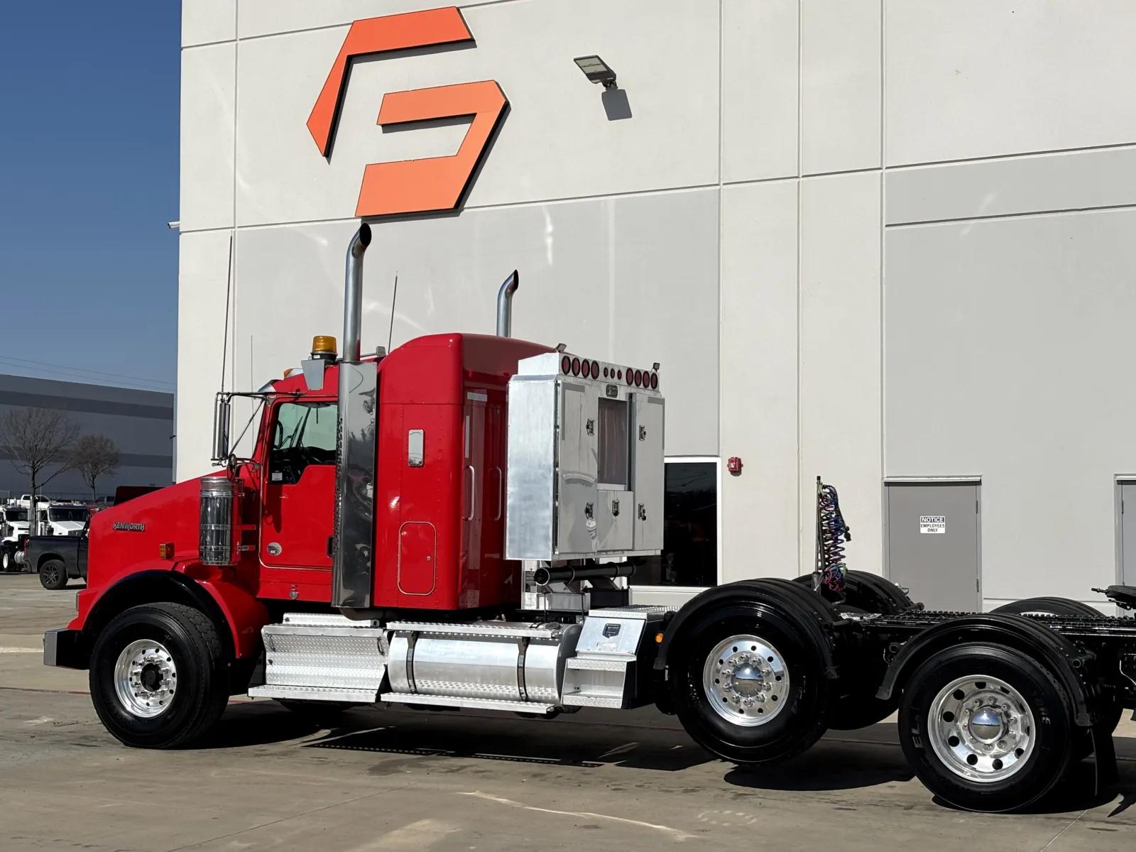 2016 Kenworth T800 in Hutchins, TX — photo 8