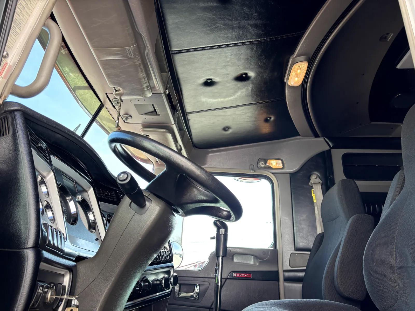 2016 Kenworth T800 in Hutchins, TX — photo 14
