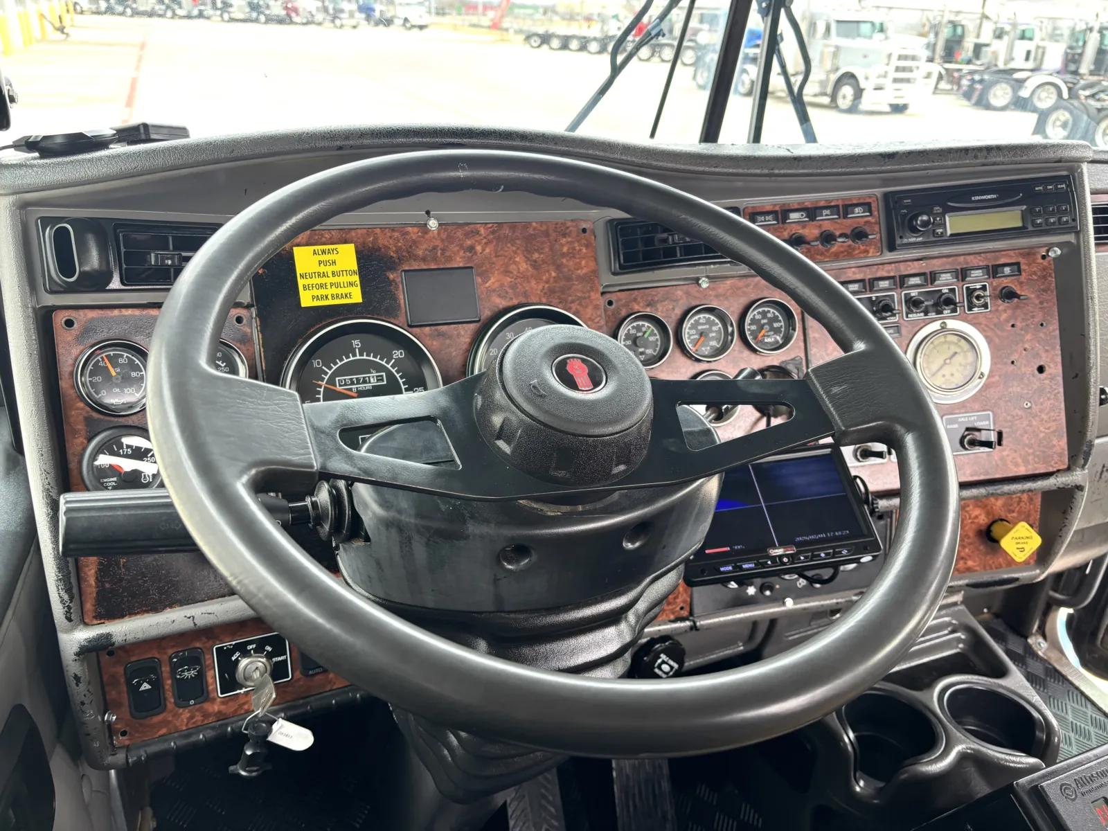 2005 Kenworth T800 in Hutchins, TX — photo 16