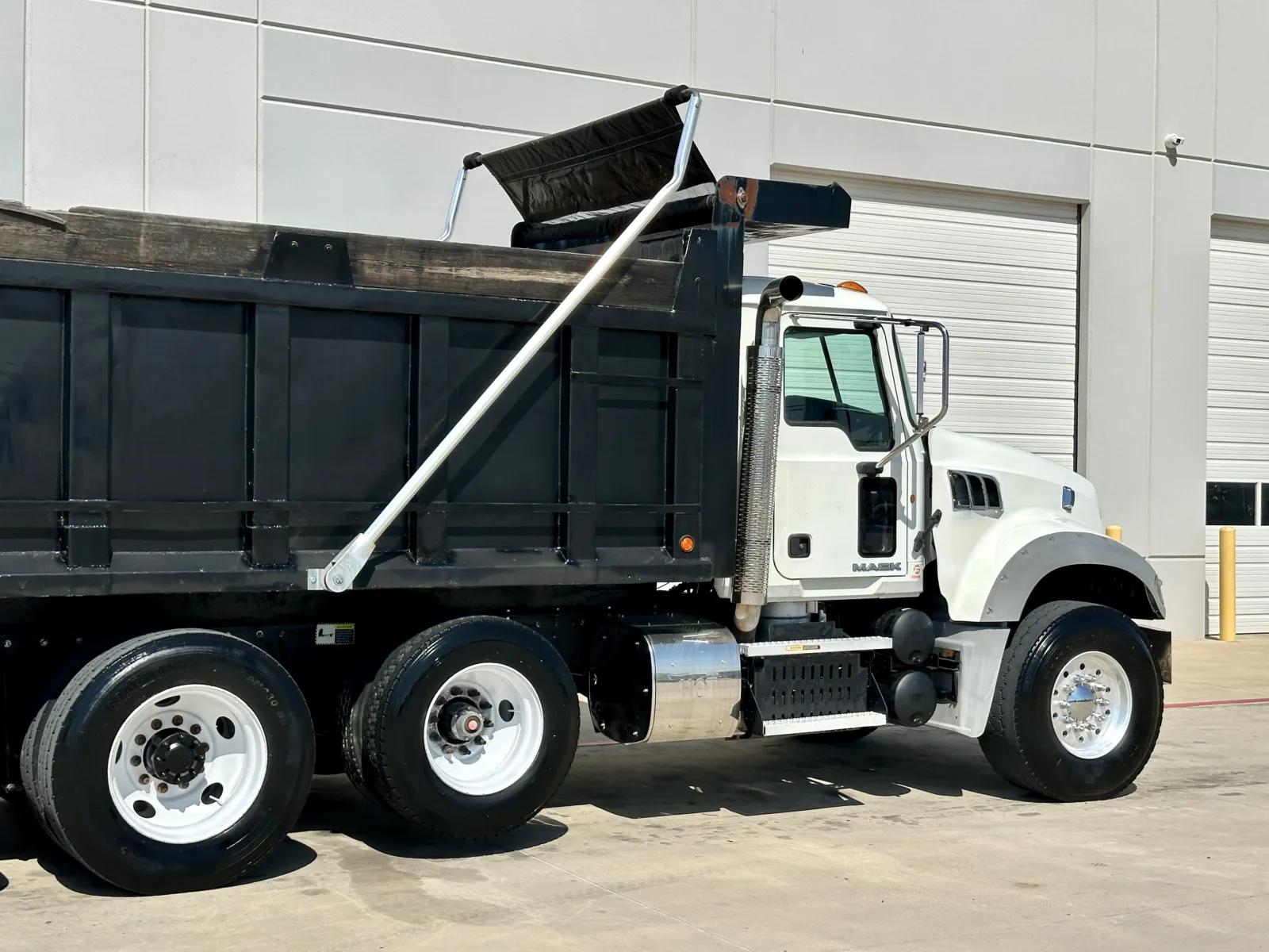 2013 Mack Granite in Hutchins, TX — photo 8