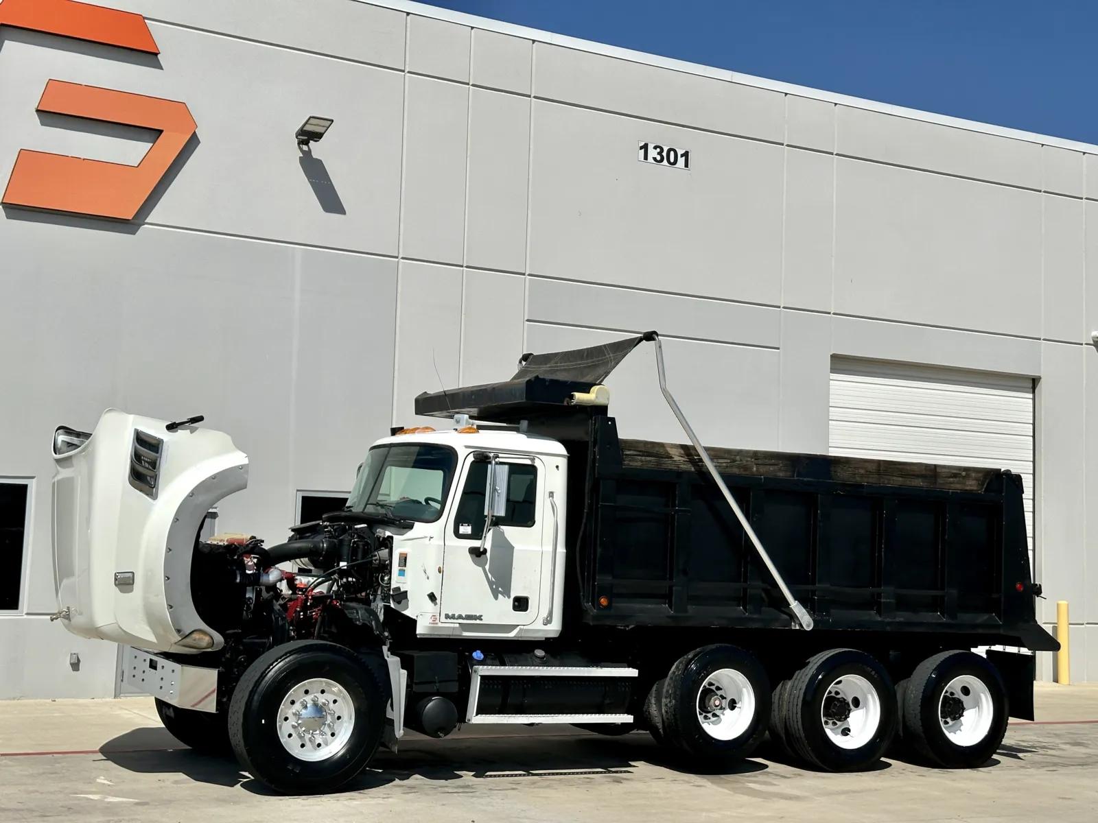 2013 Mack Granite in Hutchins, TX — photo 11