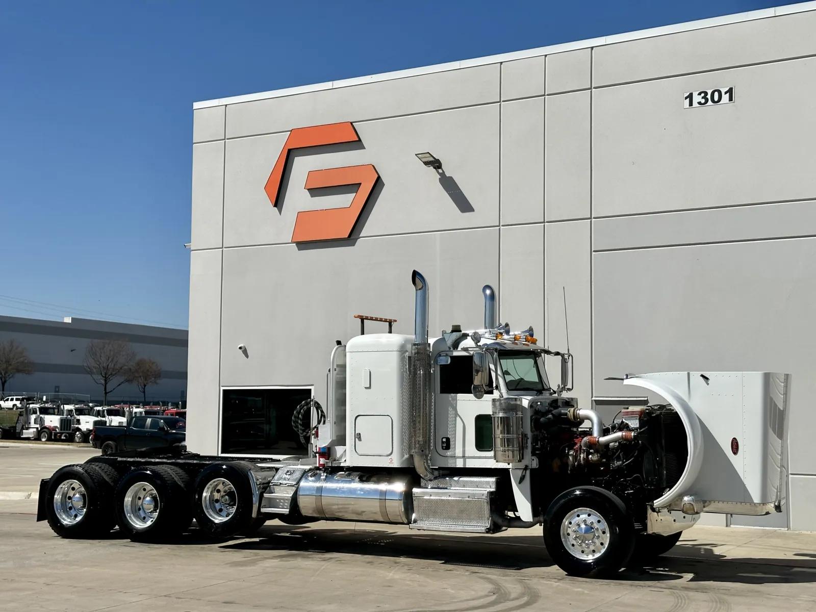 2016 Peterbilt 389 in Hutchins, TX — photo 9