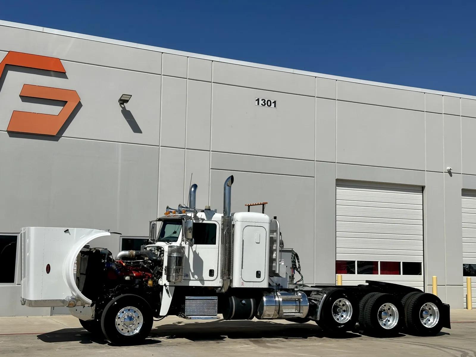 2016 Peterbilt 389 in Hutchins, TX — photo 10
