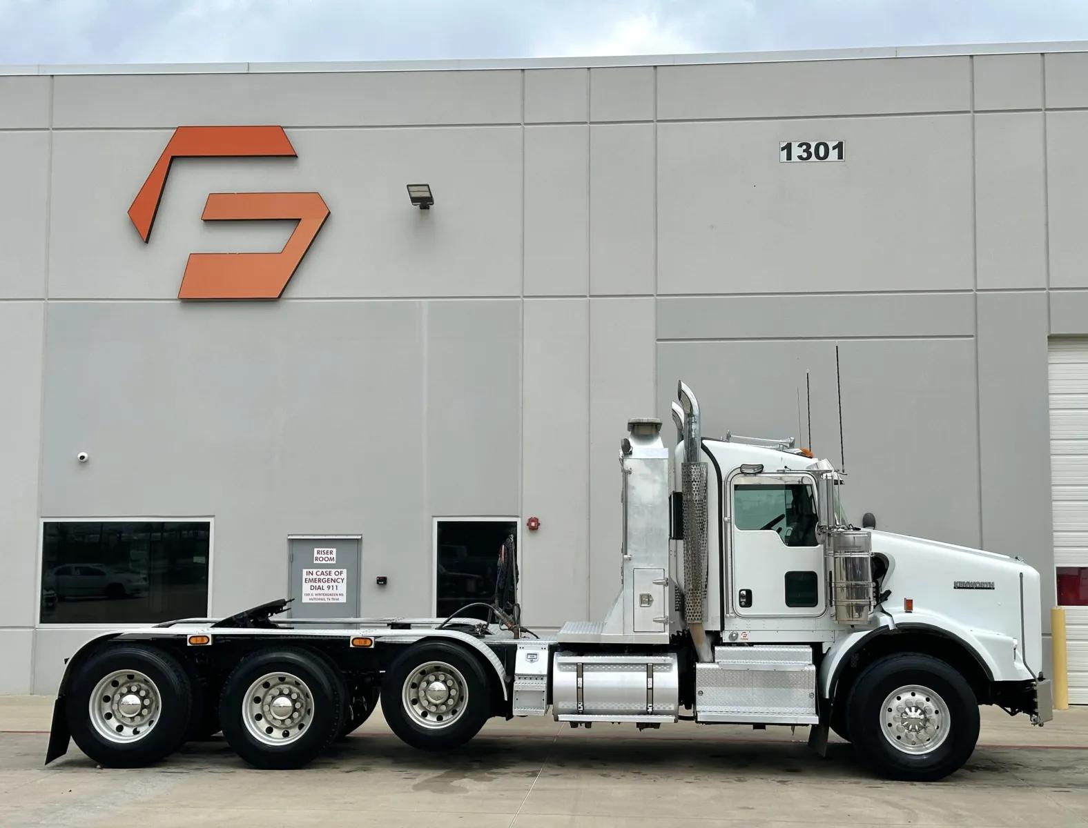 2017 Kenworth T800 in Hutchins, TX — photo 3