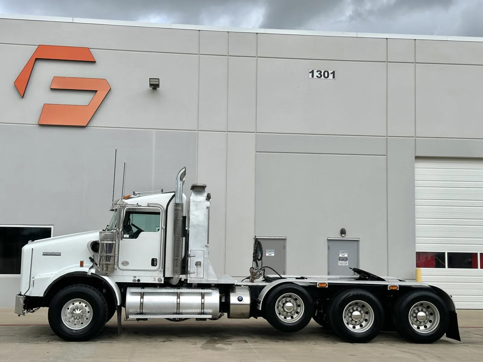 2017 Kenworth T800 in Hutchins, TX — photo 4