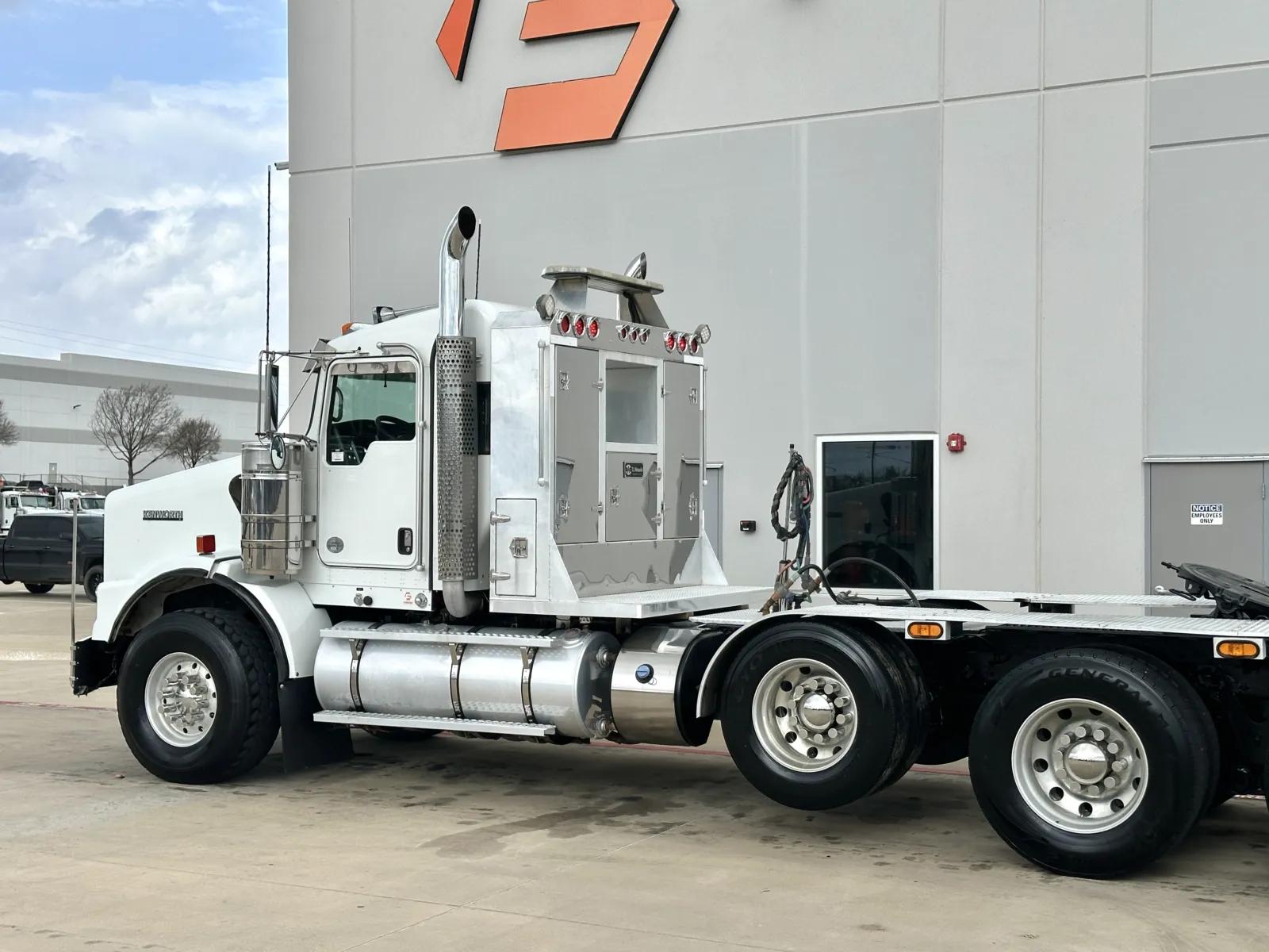 2017 Kenworth T800 in Hutchins, TX — photo 8