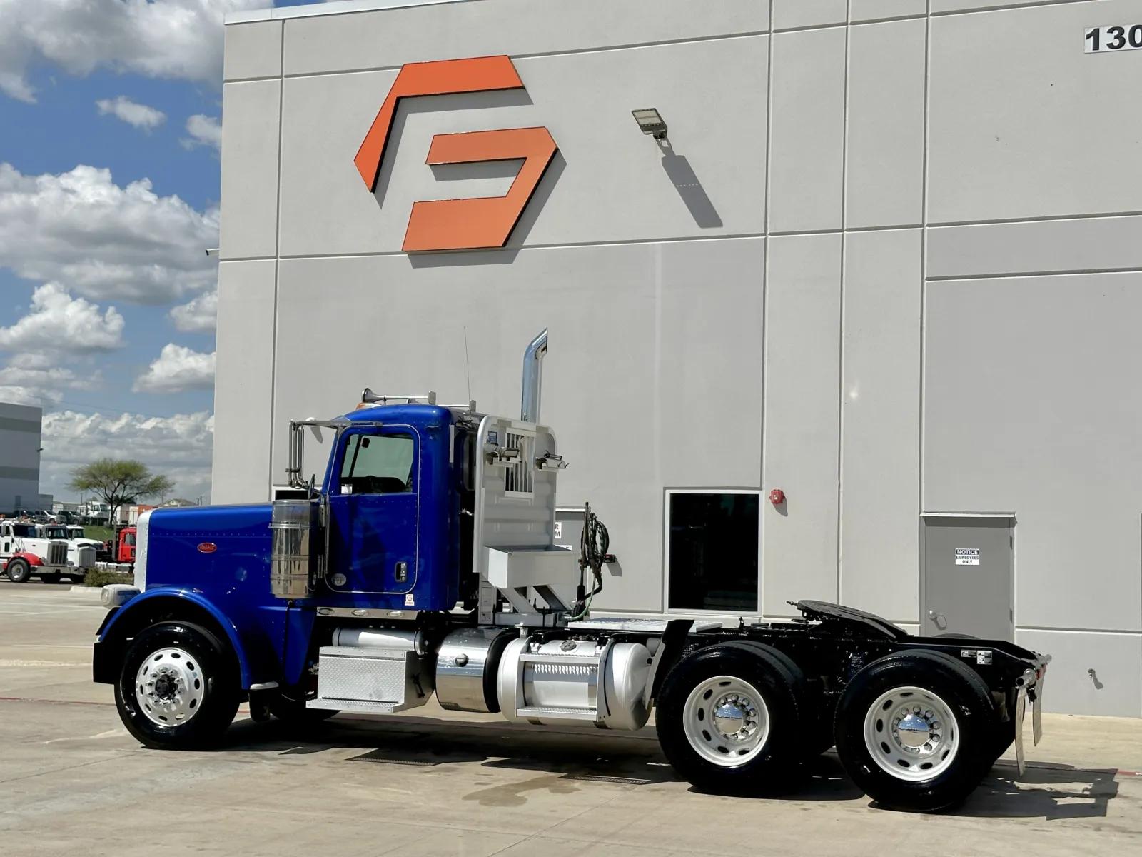 2019 Peterbilt 389 in Hutchins, TX — photo 6