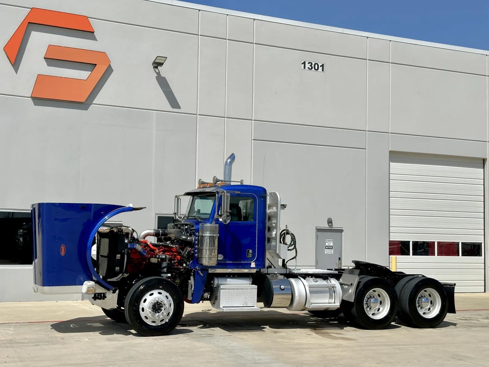 2019 Peterbilt 389 in Hutchins, TX — photo 10