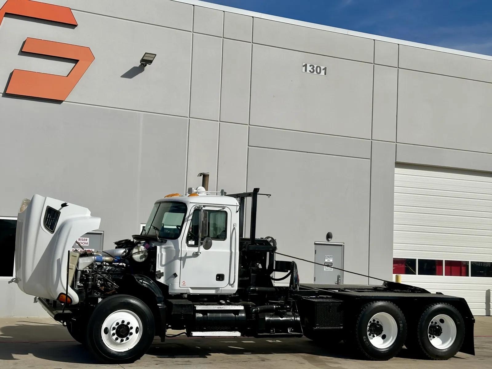2006 Mack Granite in Hutchins, TX — photo 10