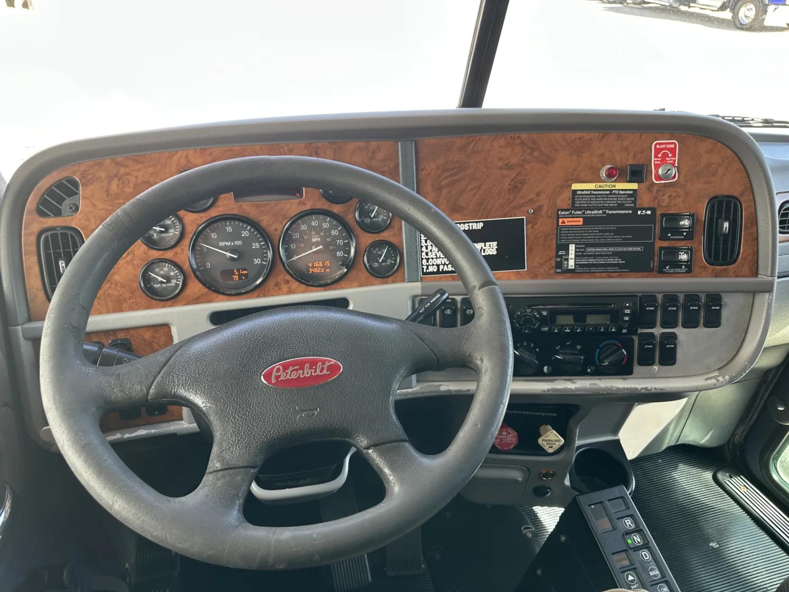 2008 Peterbilt 388 in Hutchins, TX — photo 16