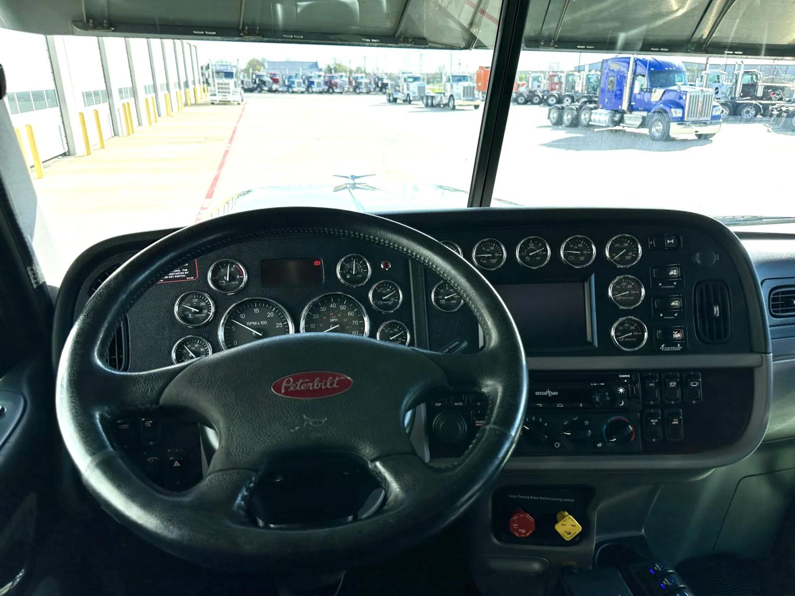 2020 Peterbilt 367 in Hutchins, TX — photo 16