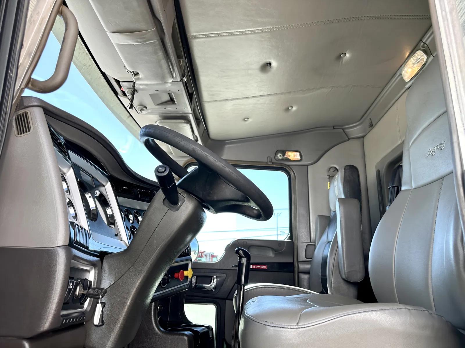 2014 Kenworth T800 in Hutchins, TX — photo 14