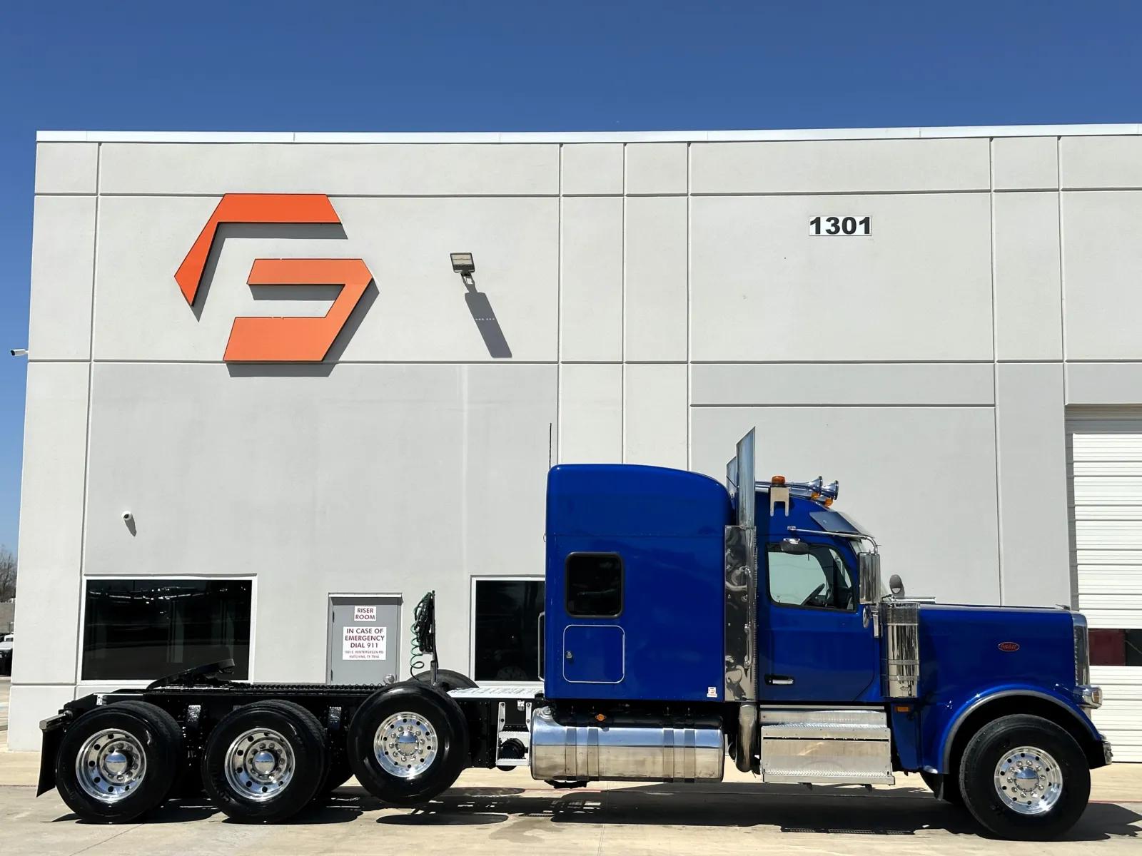 2025 Peterbilt 589 in Hutchins, TX — photo 3