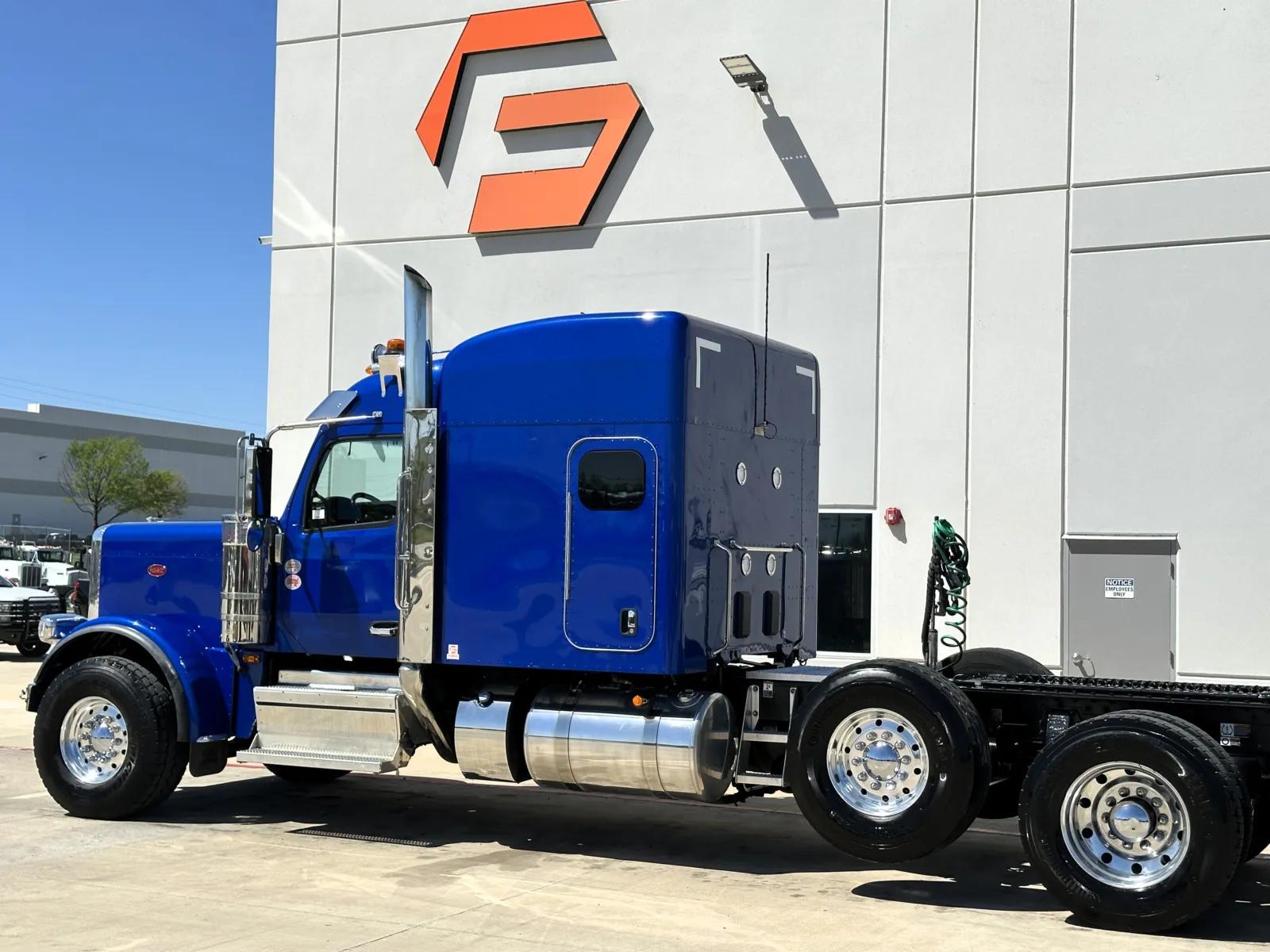 2025 Peterbilt 589 in Hutchins, TX — photo 8