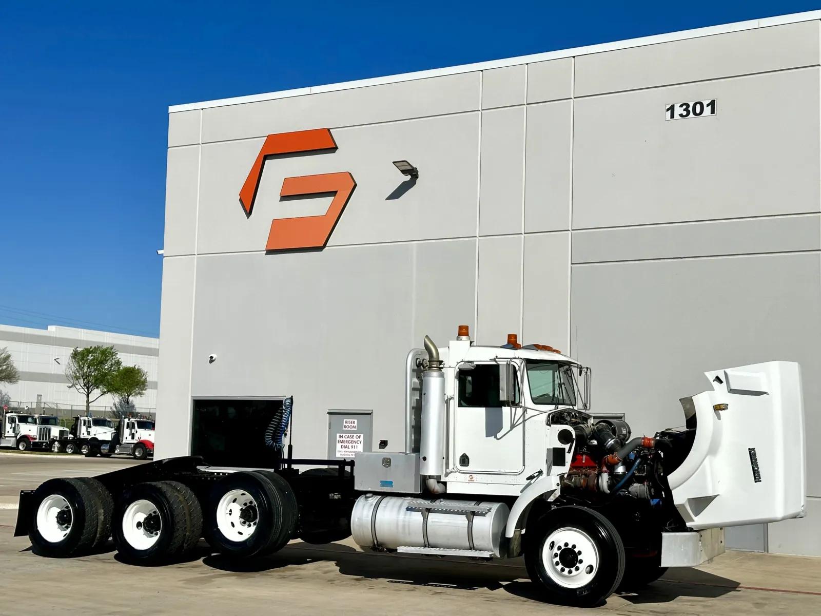2001 Kenworth T800 in Hutchins, TX — photo 9