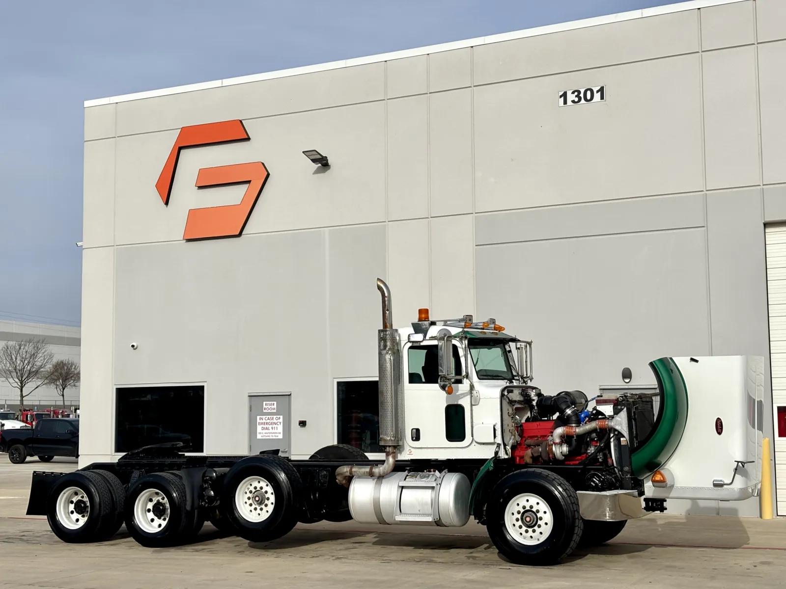 2009 Peterbilt 367 in Hutchins, TX — photo 9