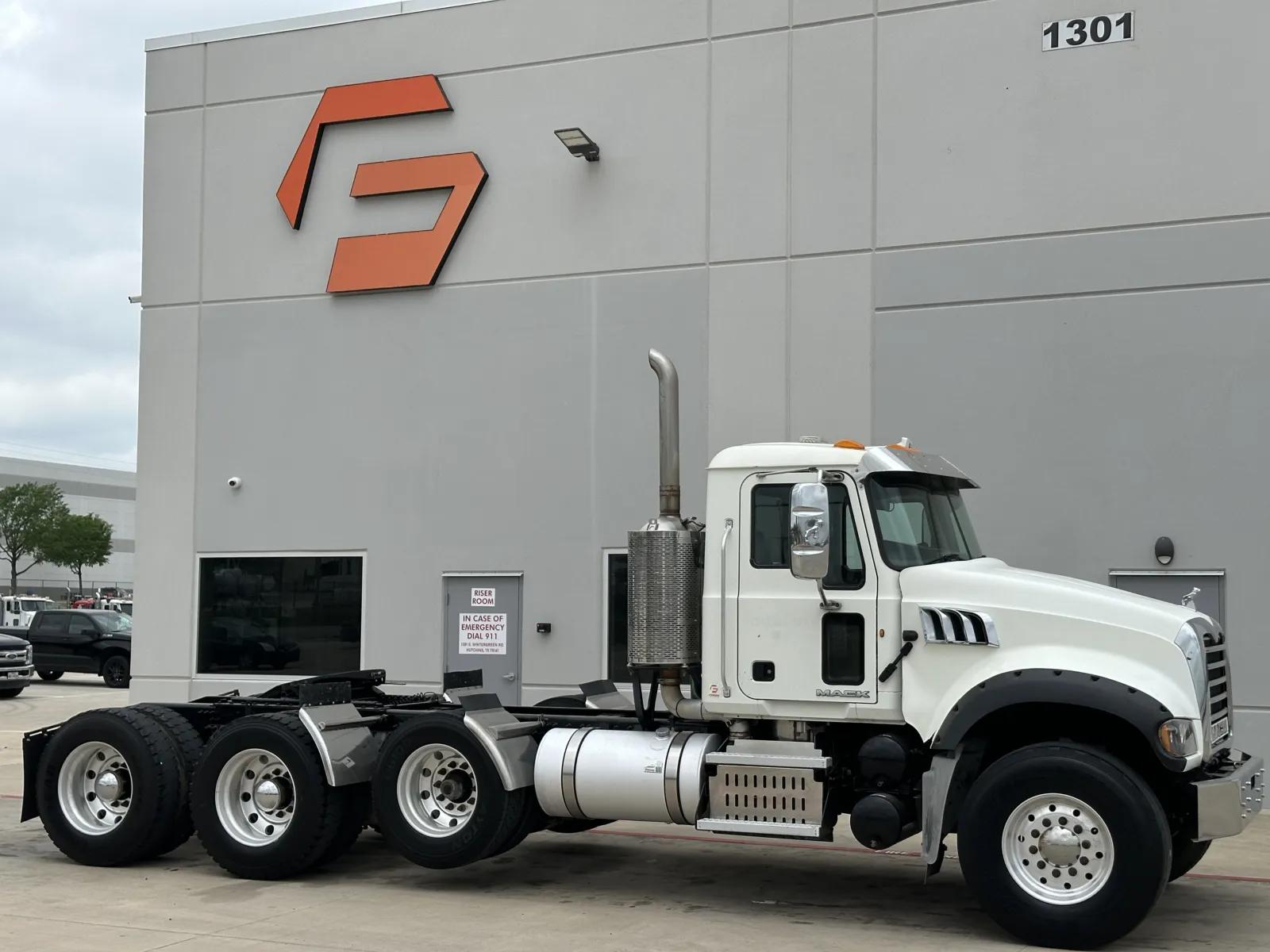 2013 Mack Granite