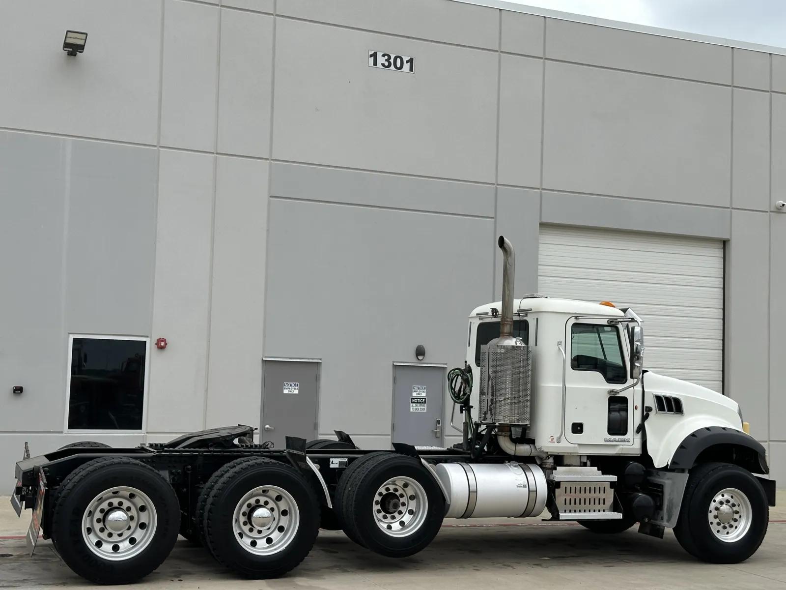 2013 Mack Granite in Hutchins, TX — photo 5