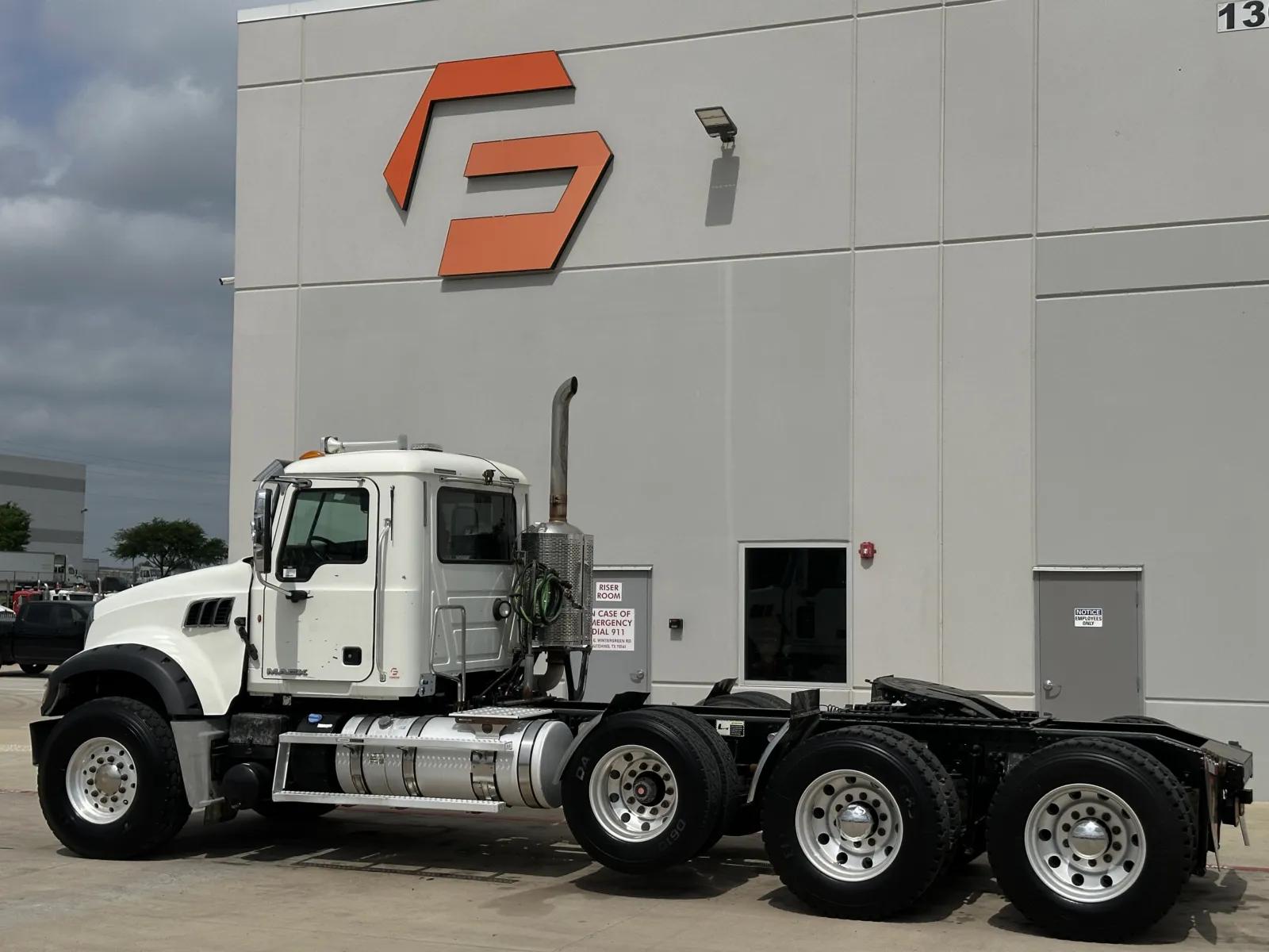 2013 Mack Granite in Hutchins, TX — photo 6