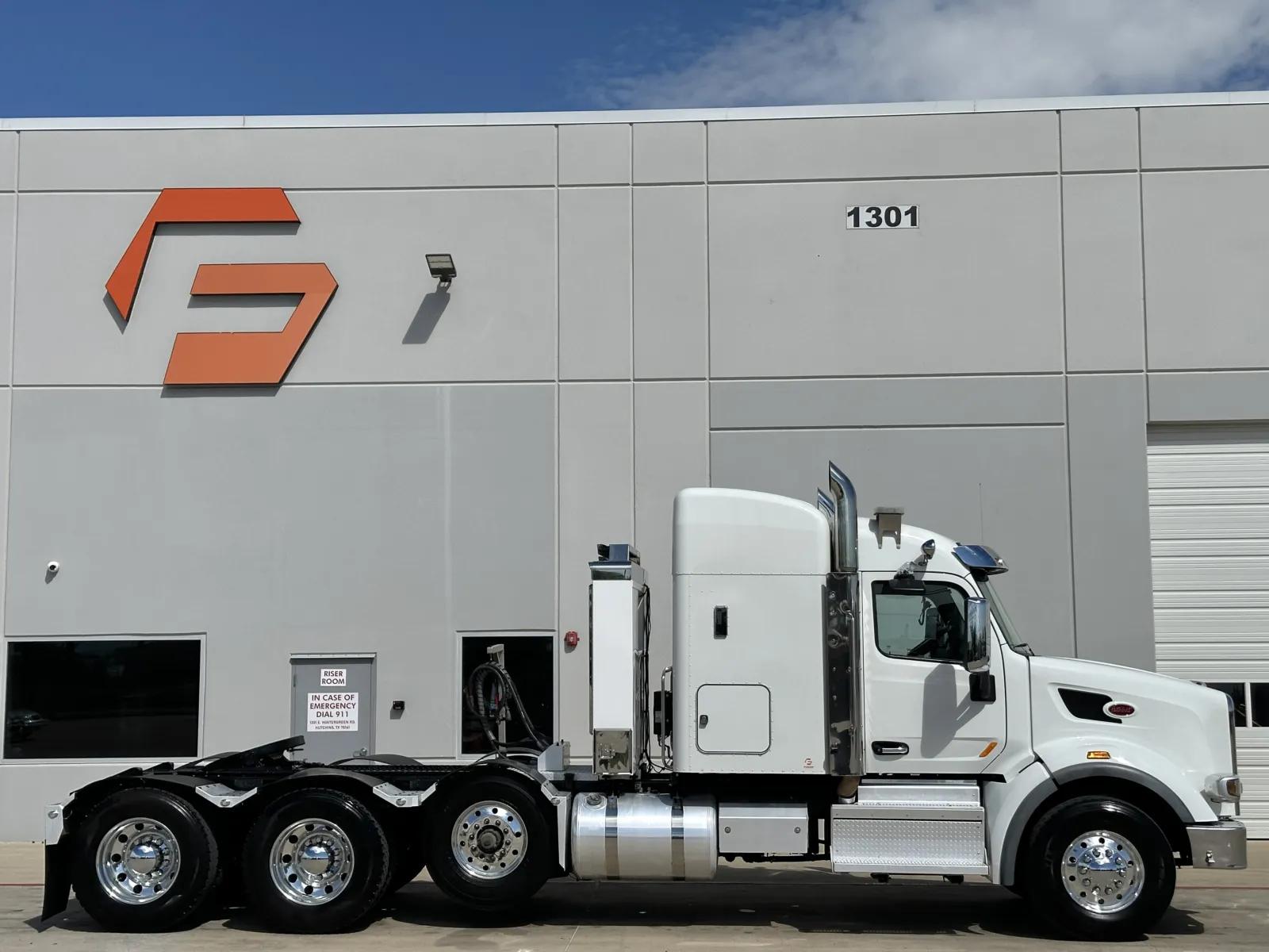 2022 Peterbilt 567 in Hutchins, TX — photo 3