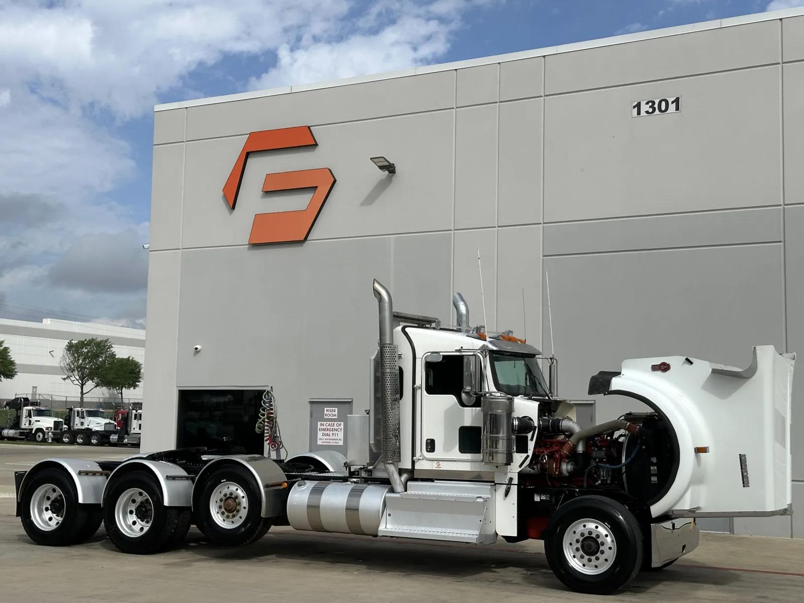 2017 Kenworth W900 in Hutchins, TX — photo 9