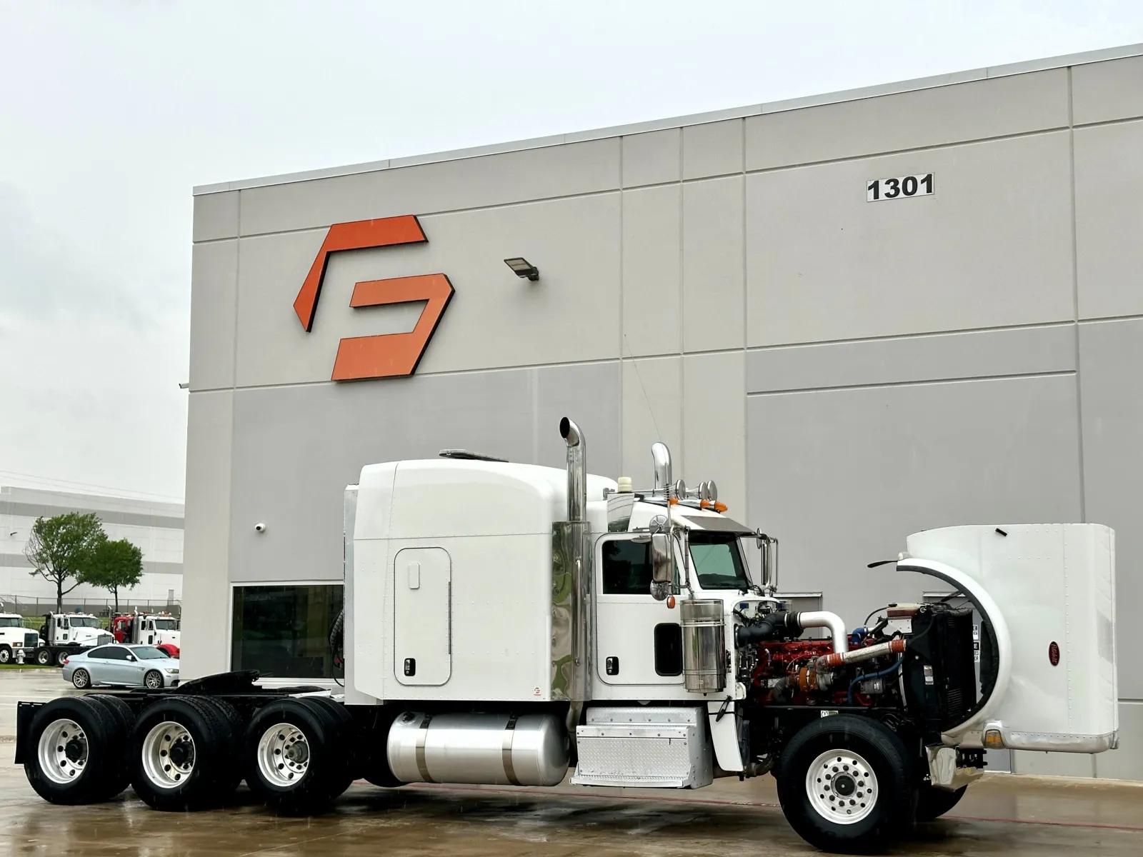 2016 Peterbilt 389 in Hutchins, TX — photo 8