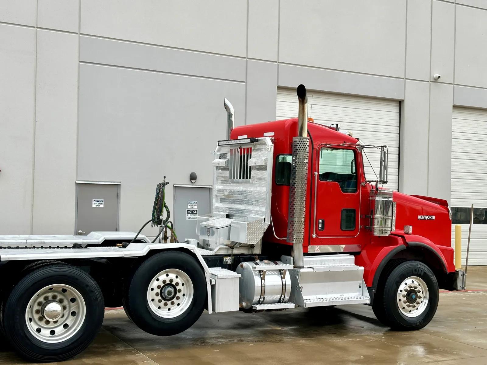 2011 Kenworth T800 in Hutchins, TX — photo 7