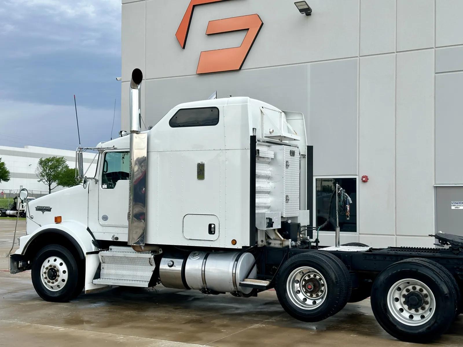 2012 Kenworth T800 in Hutchins, TX — photo 8