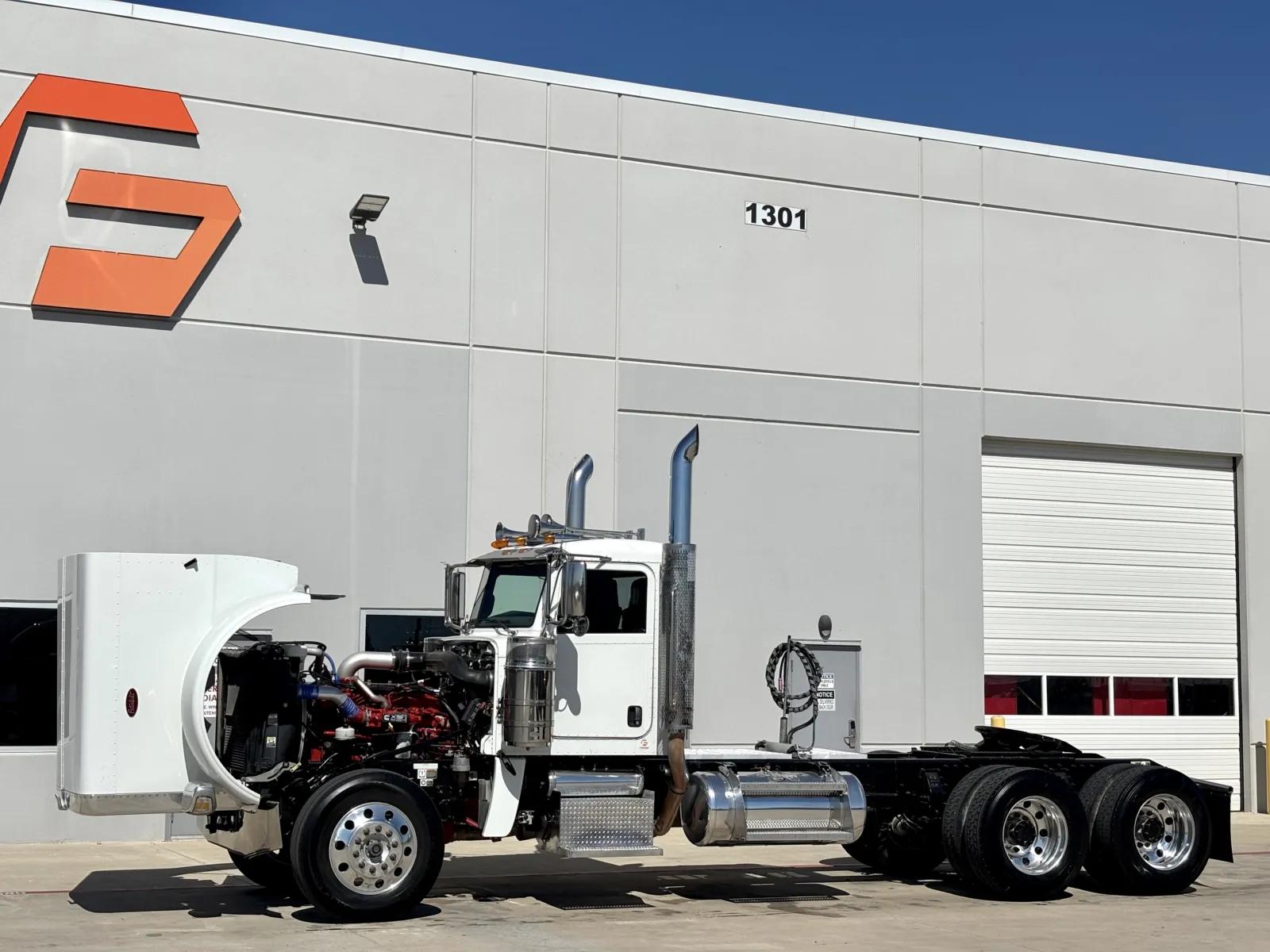 2020 Peterbilt 389 in Hutchins, TX — photo 10