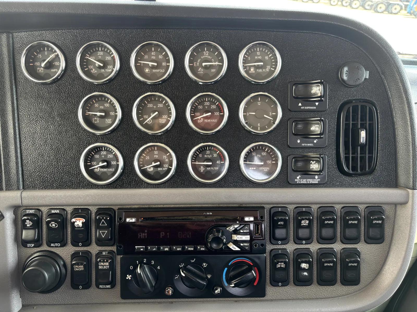 2020 Peterbilt 389 in Hutchins, TX — photo 18