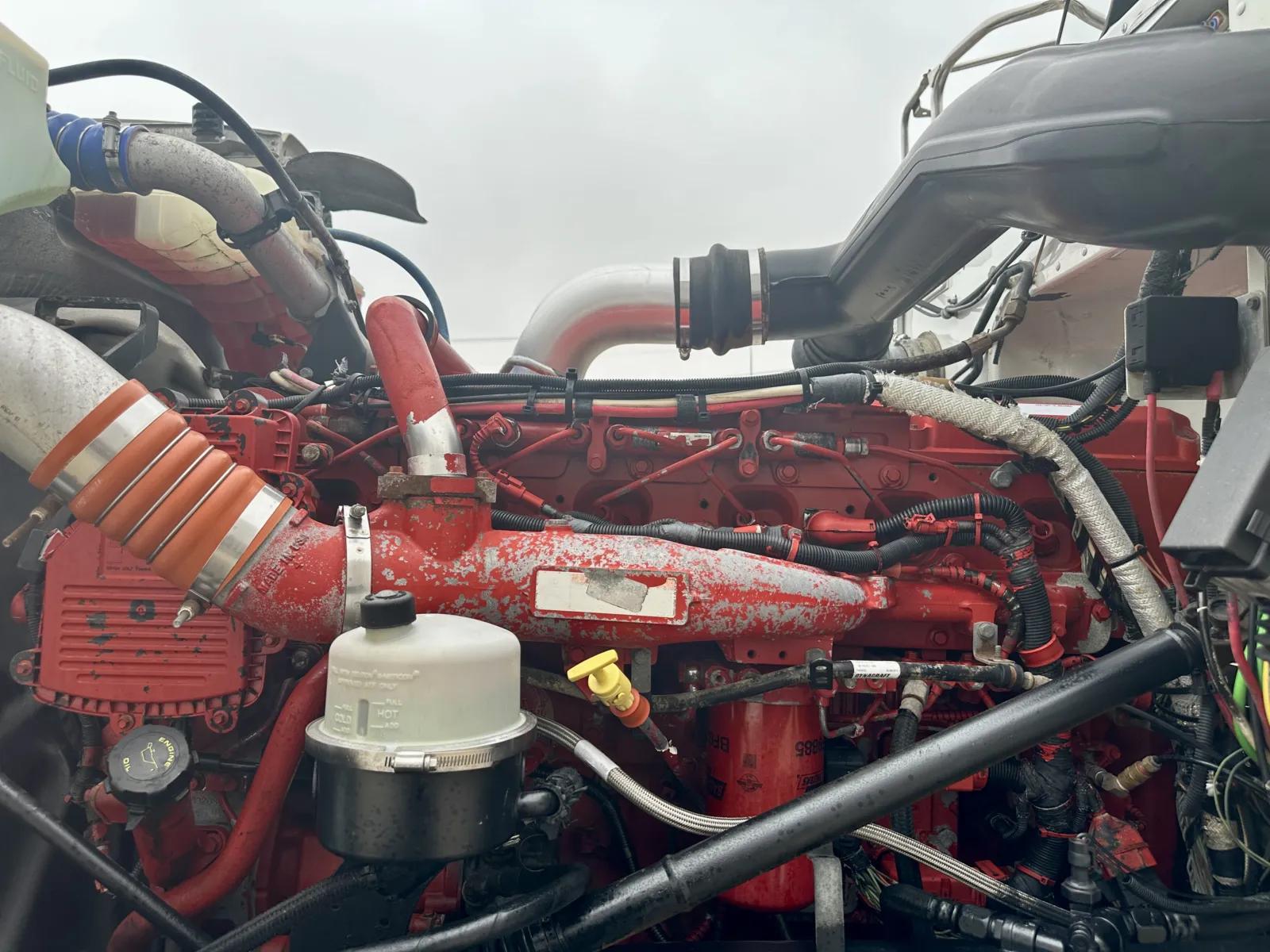 2013 Peterbilt 388 in Hutchins, TX — photo 13