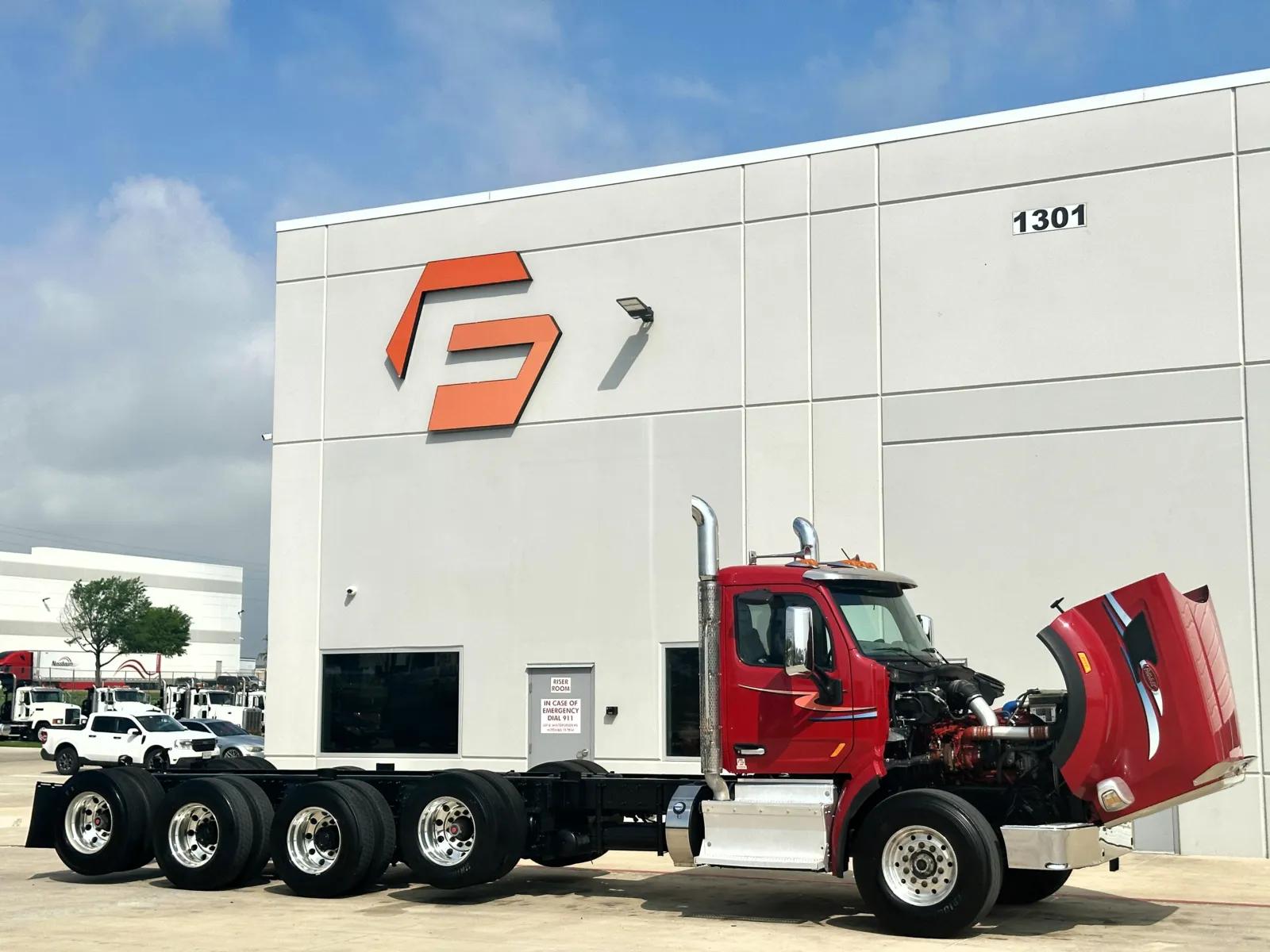 2017 Peterbilt 567 in Hutchins, TX — photo 9