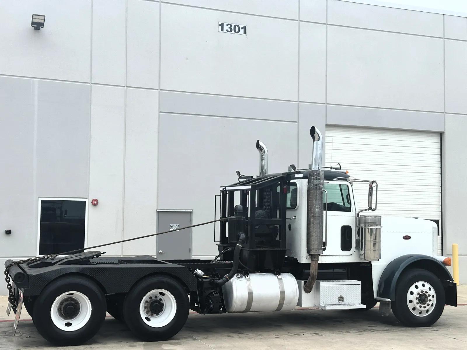 2008 Peterbilt 388 in Hutchins, TX — photo 5
