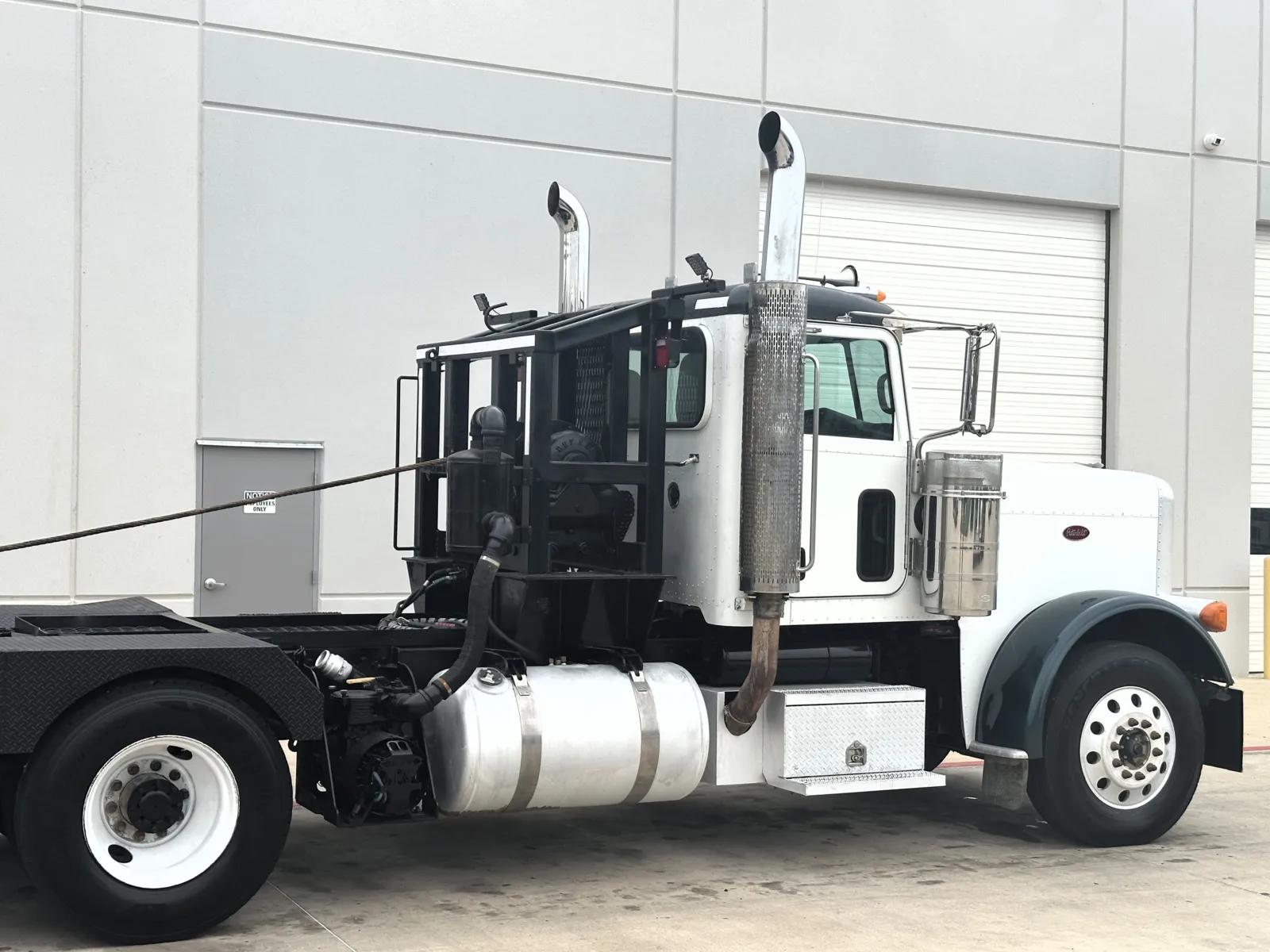 2008 Peterbilt 388 in Hutchins, TX — photo 7