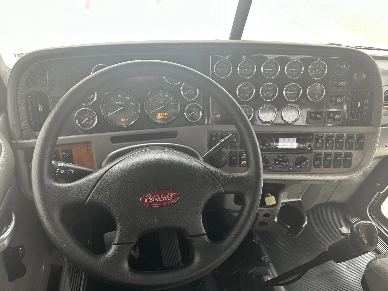 2008 Peterbilt 388 in Hutchins, TX — photo 16