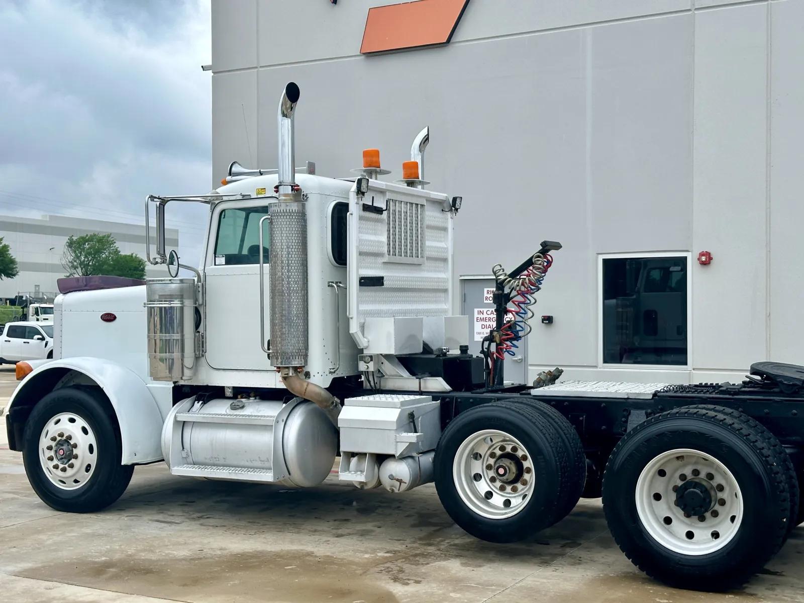 2005 Peterbilt 379 in Hutchins, TX — photo 8