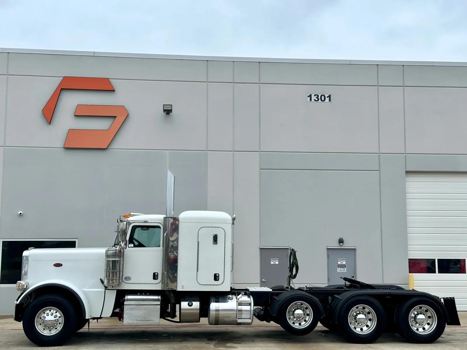 2019 Peterbilt 389 in Hutchins, TX — photo 4