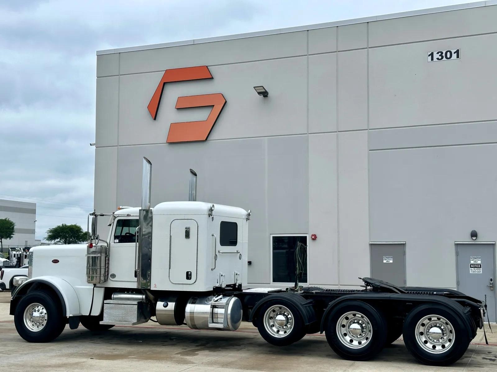 2019 Peterbilt 389 in Hutchins, TX — photo 6