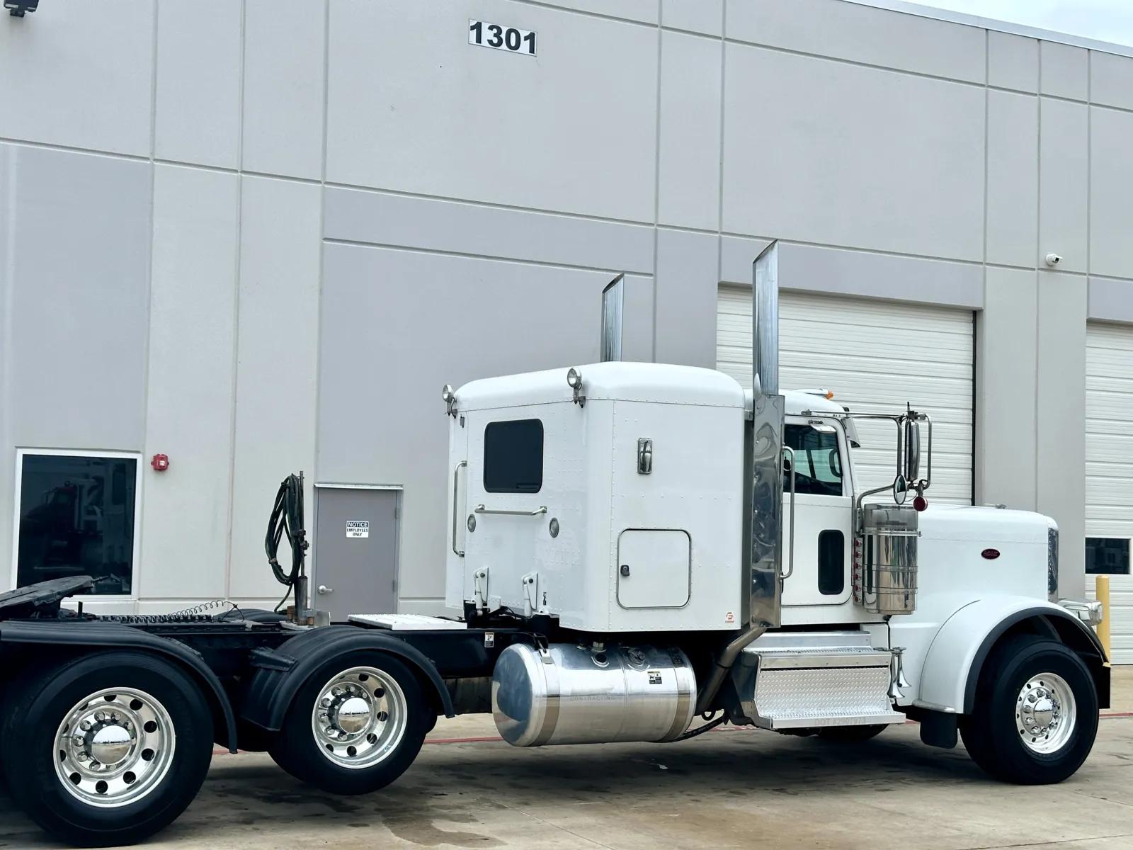 2019 Peterbilt 389 in Hutchins, TX — photo 7