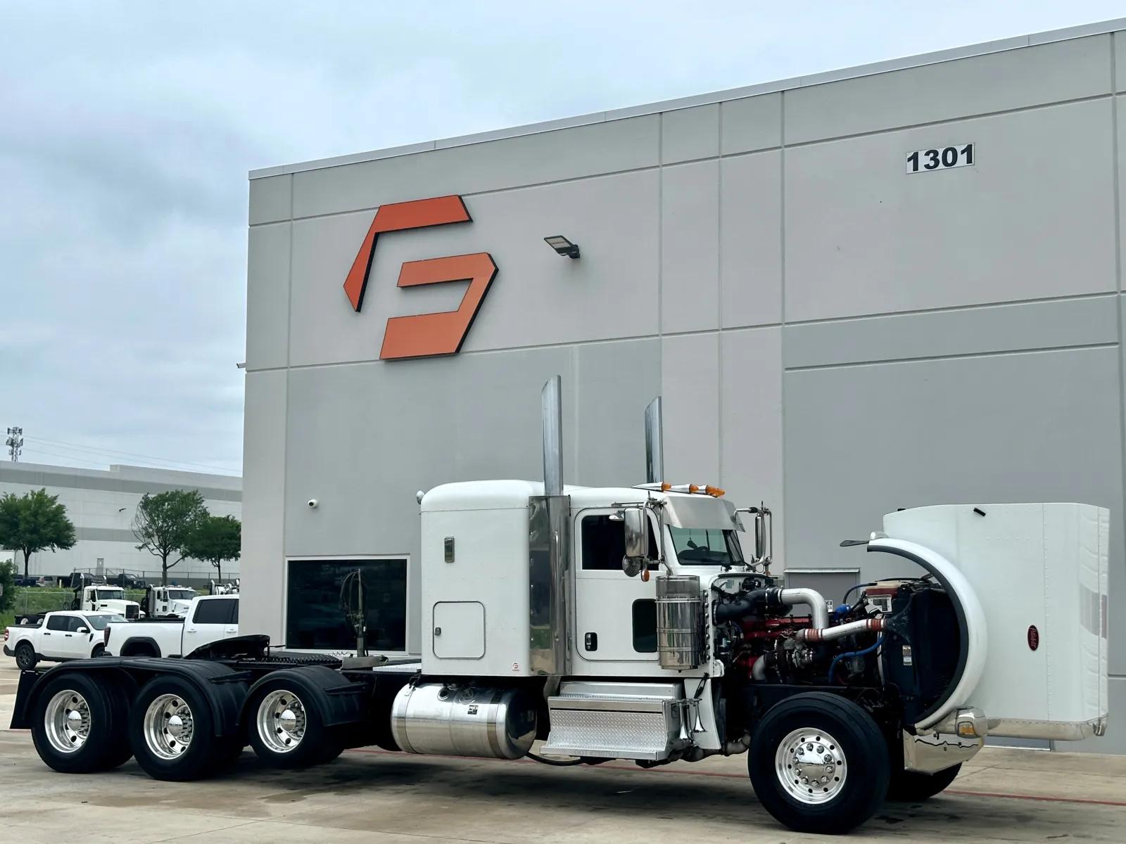 2019 Peterbilt 389 in Hutchins, TX — photo 9