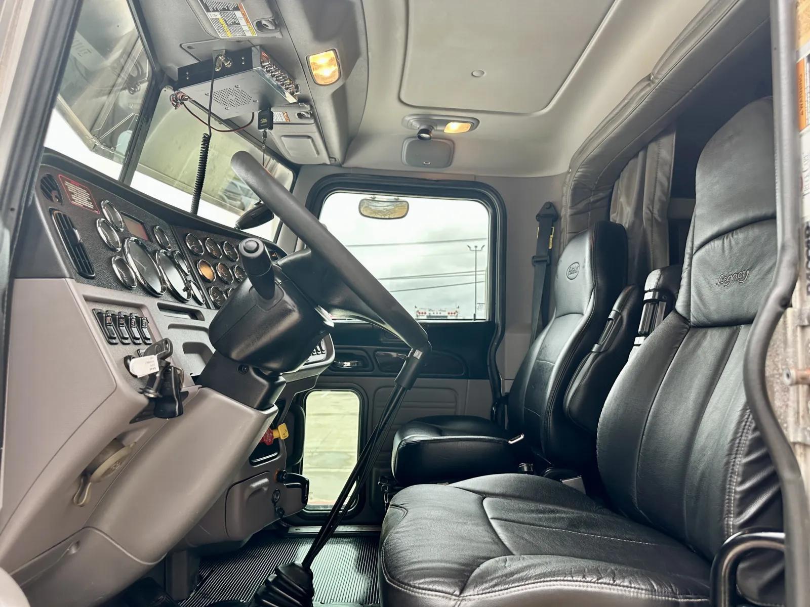 2019 Peterbilt 389 in Hutchins, TX — photo 14